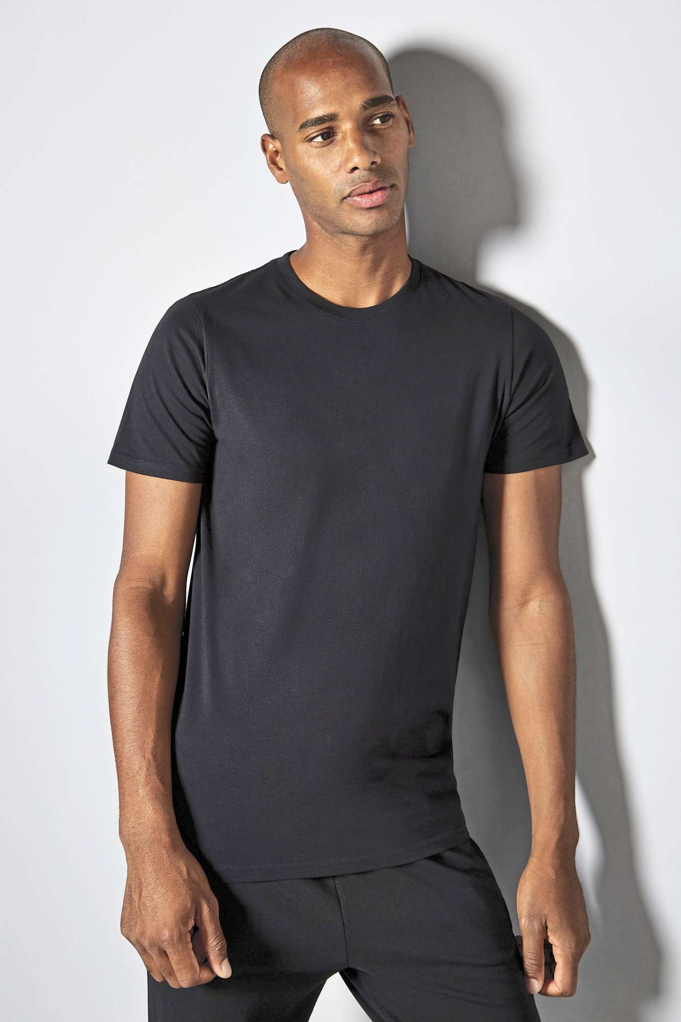 Baumwoll-T-Shirt mit Ripp-Kragen