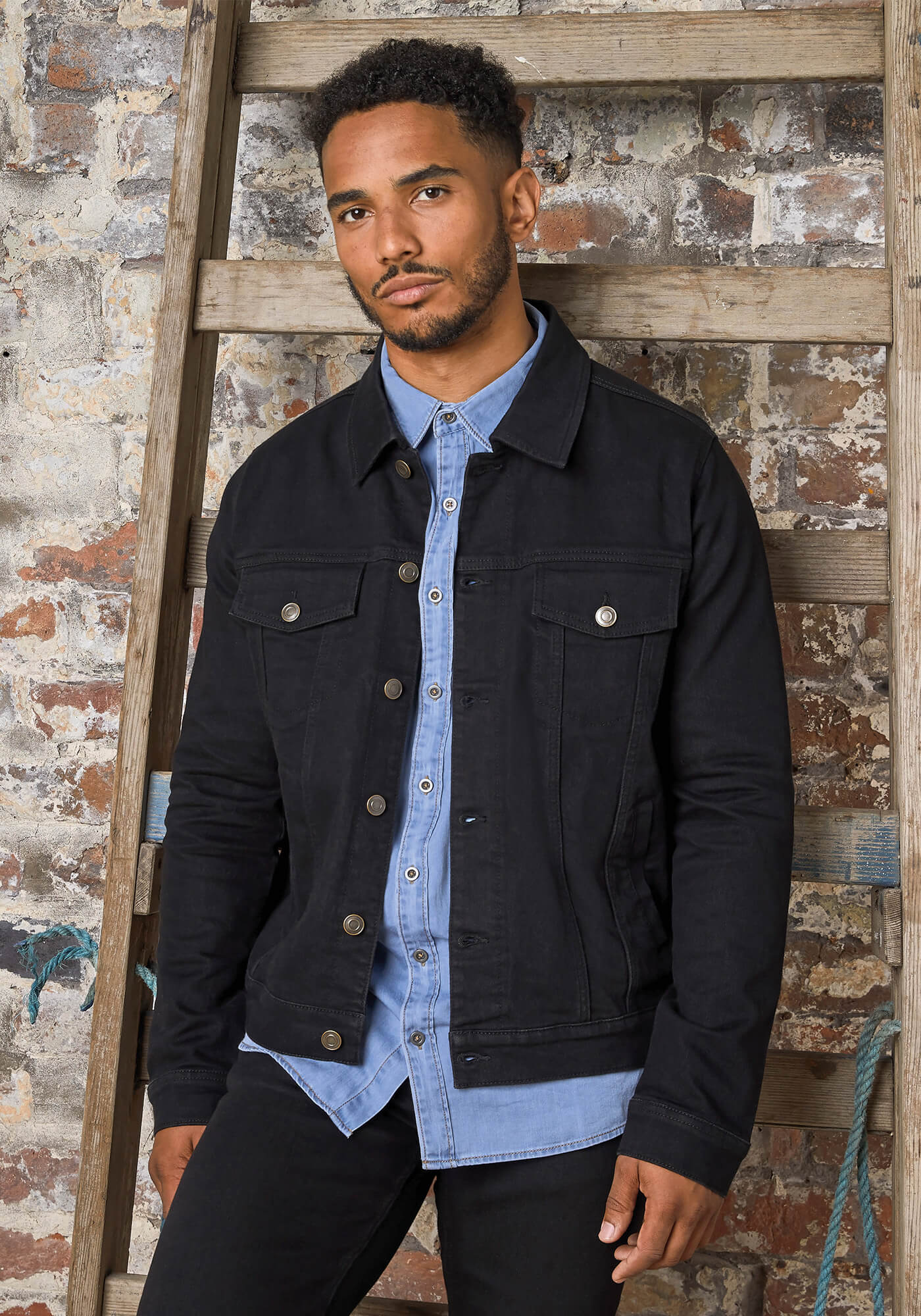 Leicht taillierte Stretch-Denim Jeansjacke