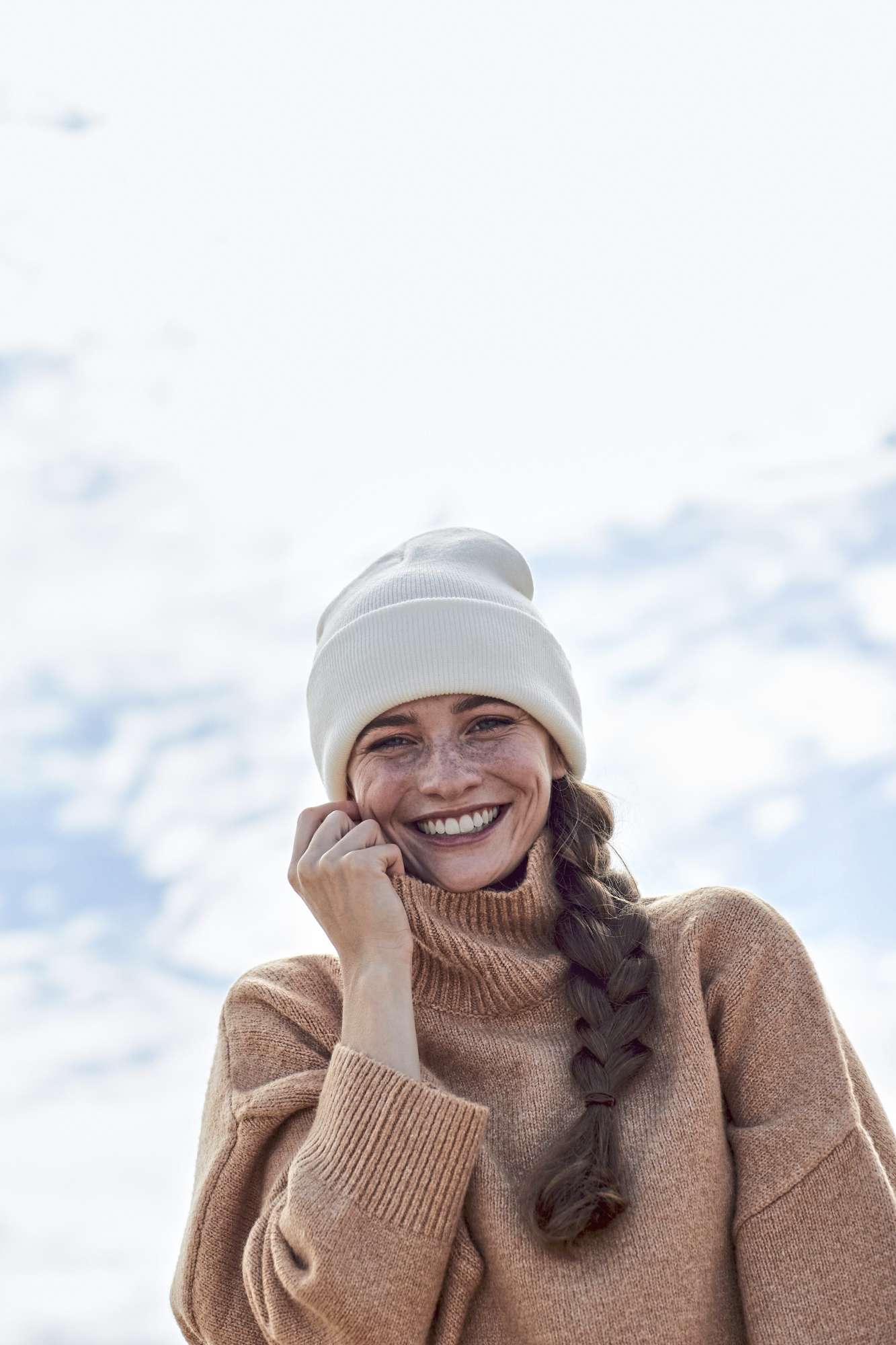 Doppellagiges Polyacryl-Beanie mit Umschlag
