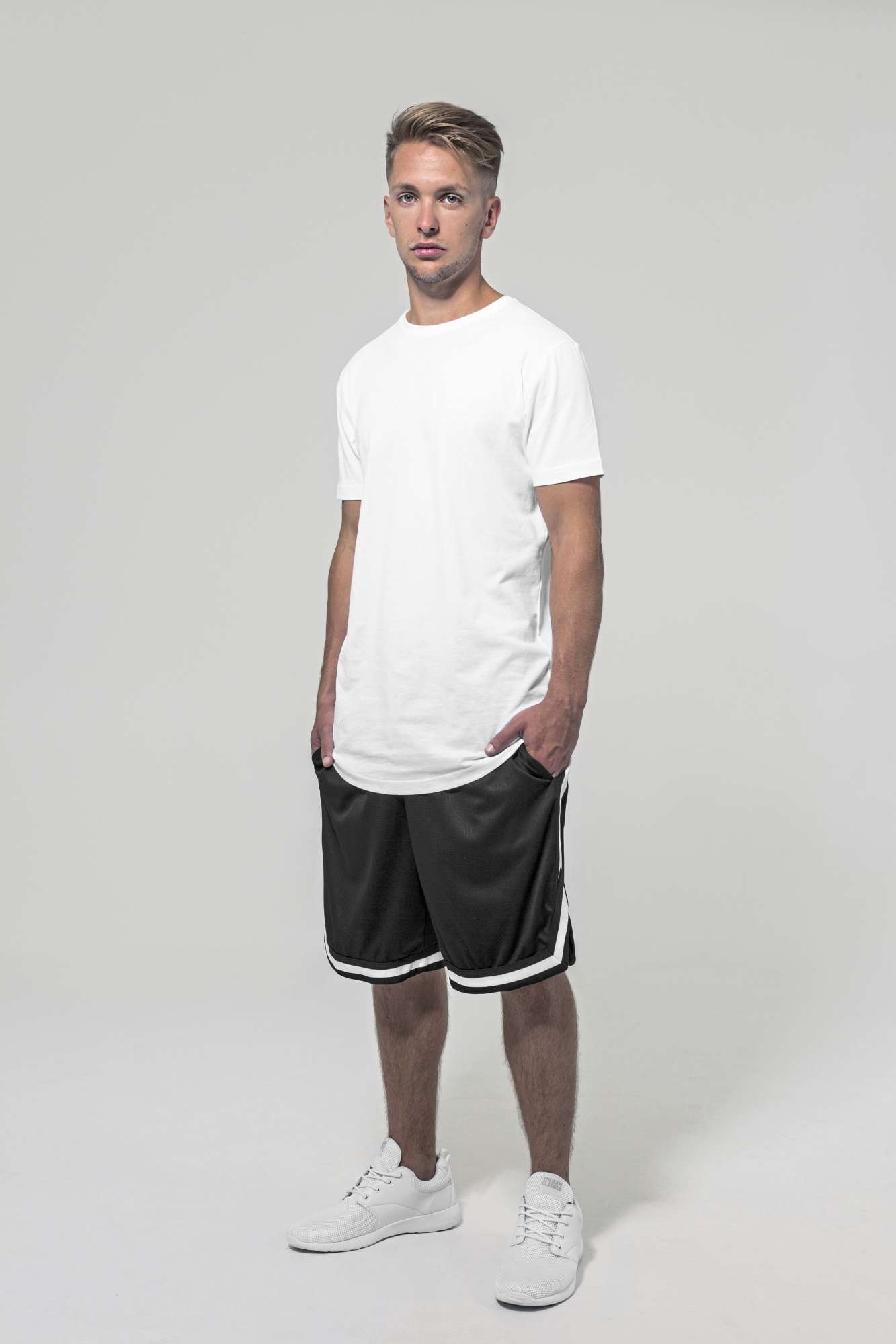 Zwei-Ton Mesh-Shorts mit Seiteneinschnitt