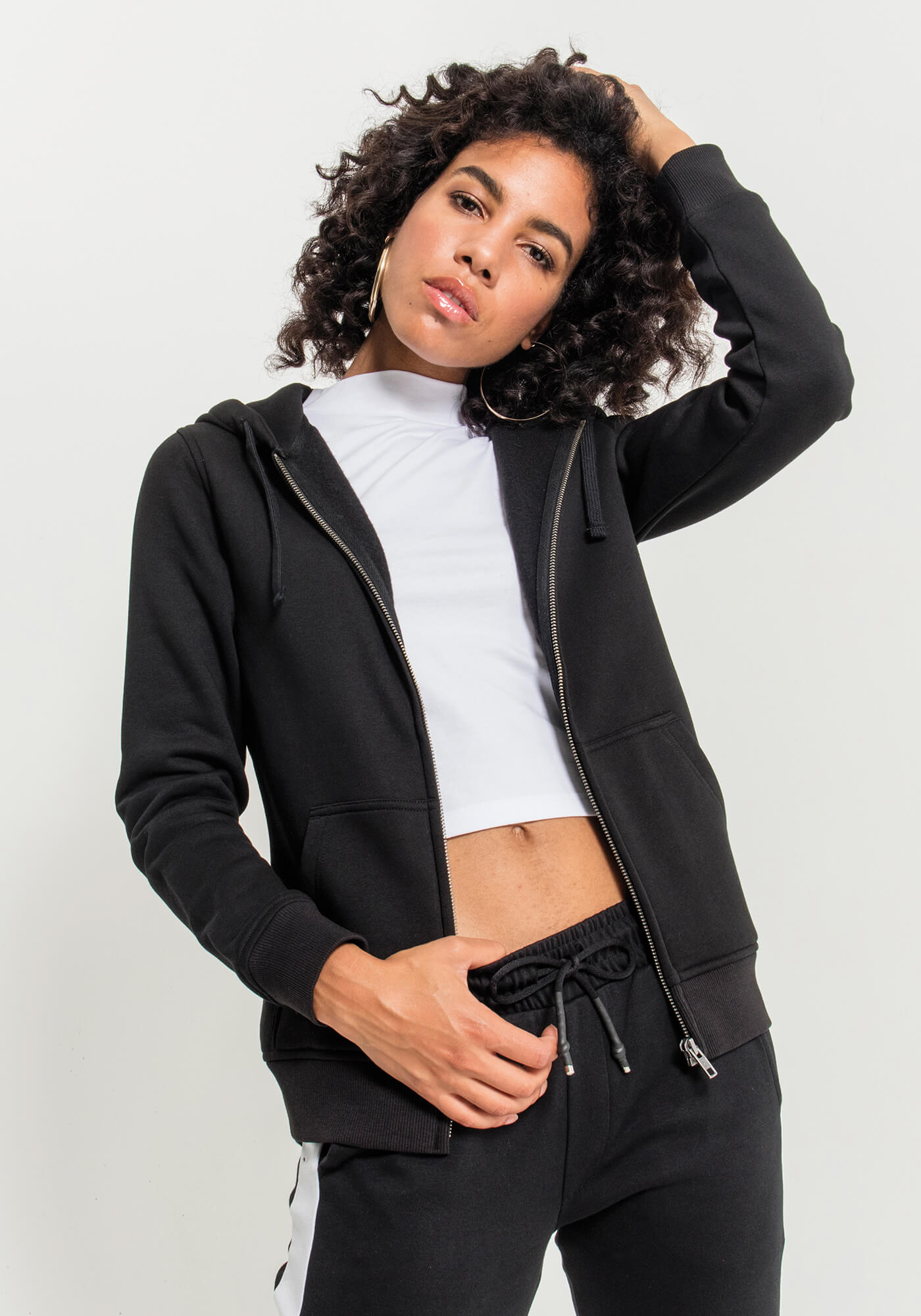 Taillierte Sweatshirt-Jacke mit Fronttasche