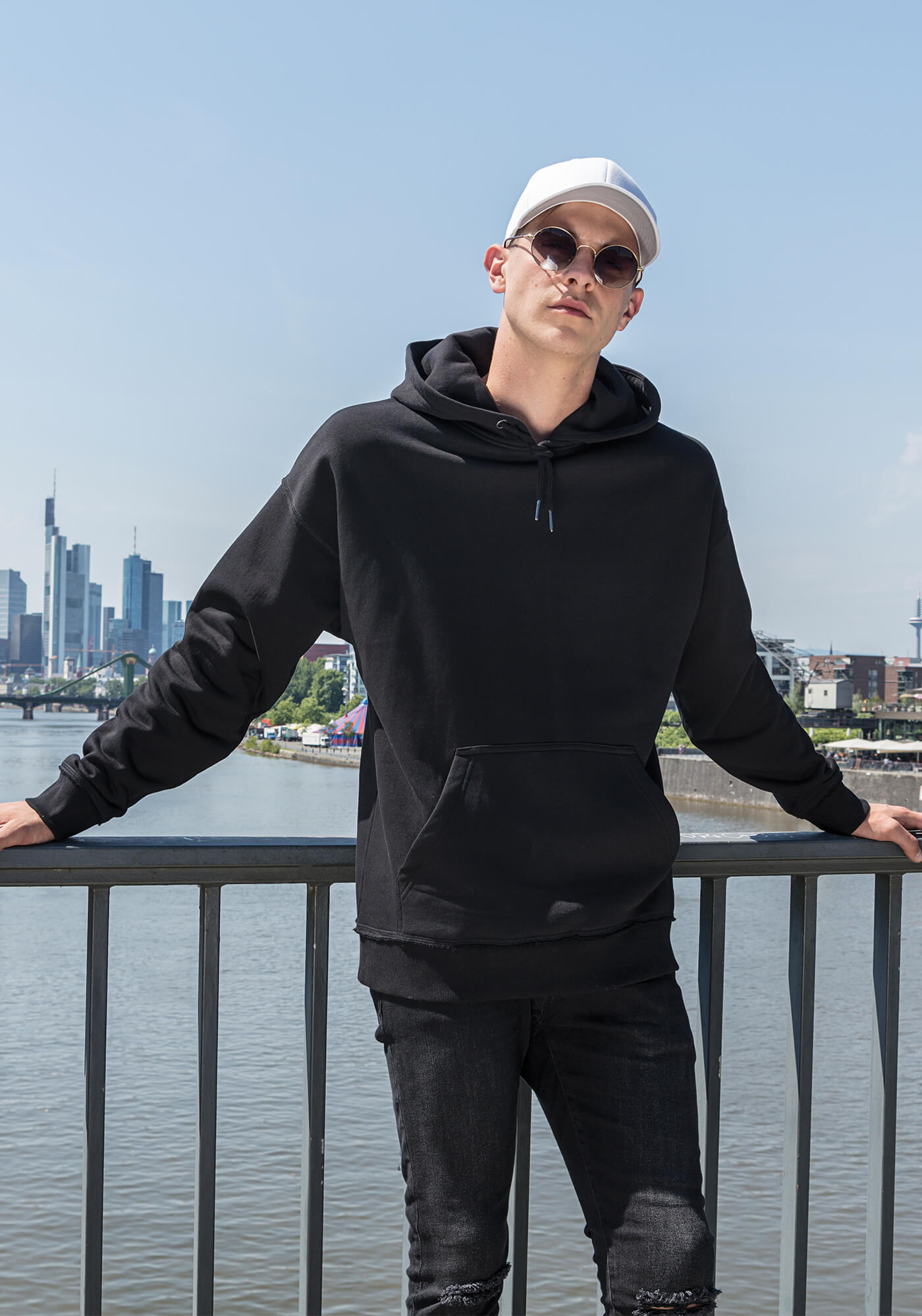 Oversize Hoody mit Kordelzug und Rippbündchen