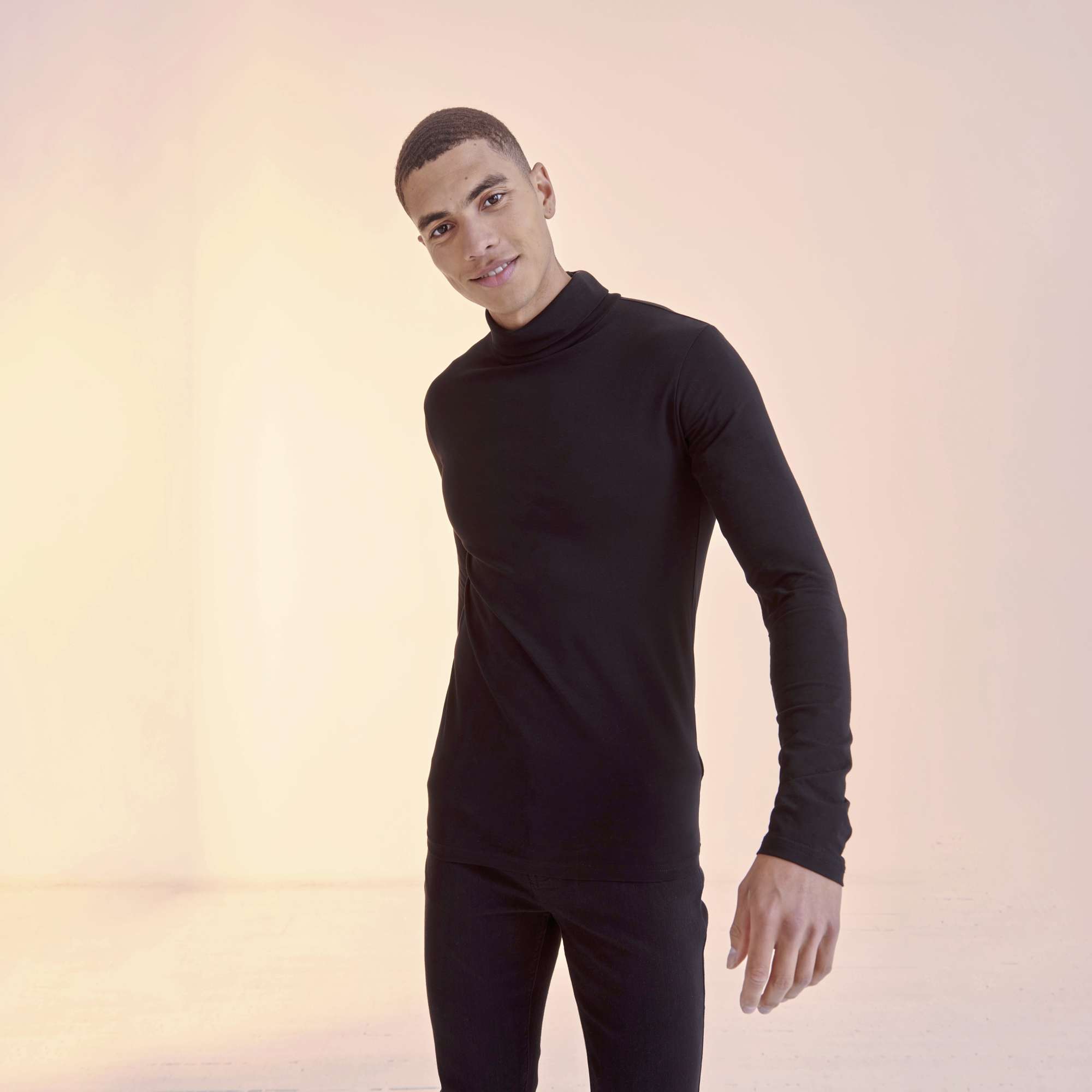 Langarmshirt mit Rollkragen und Slim-fit