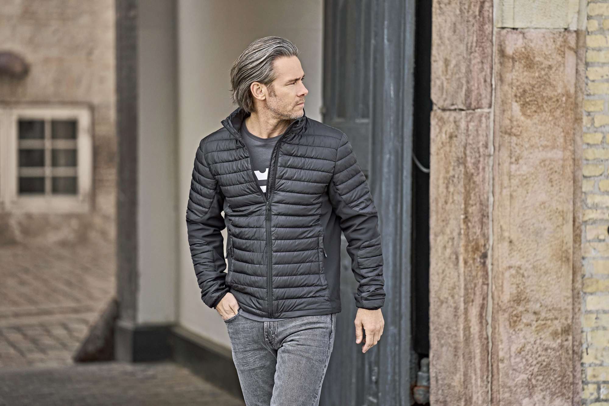 Softshell-Jacke mit Shaped Fit