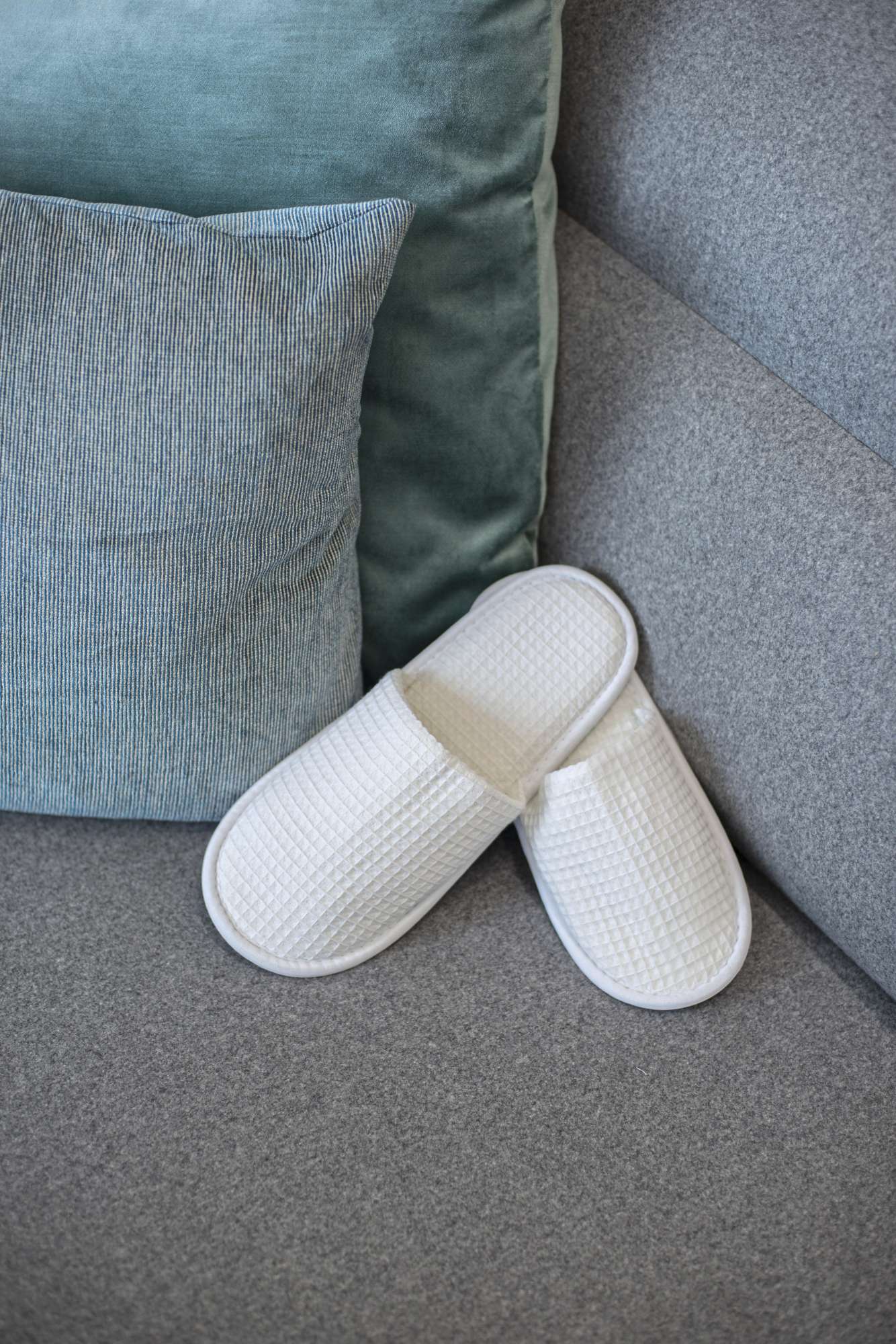 Towel City Waffle-Optik Slipper mit Mischgewebesohle, White 42-46 (8-11), TC66