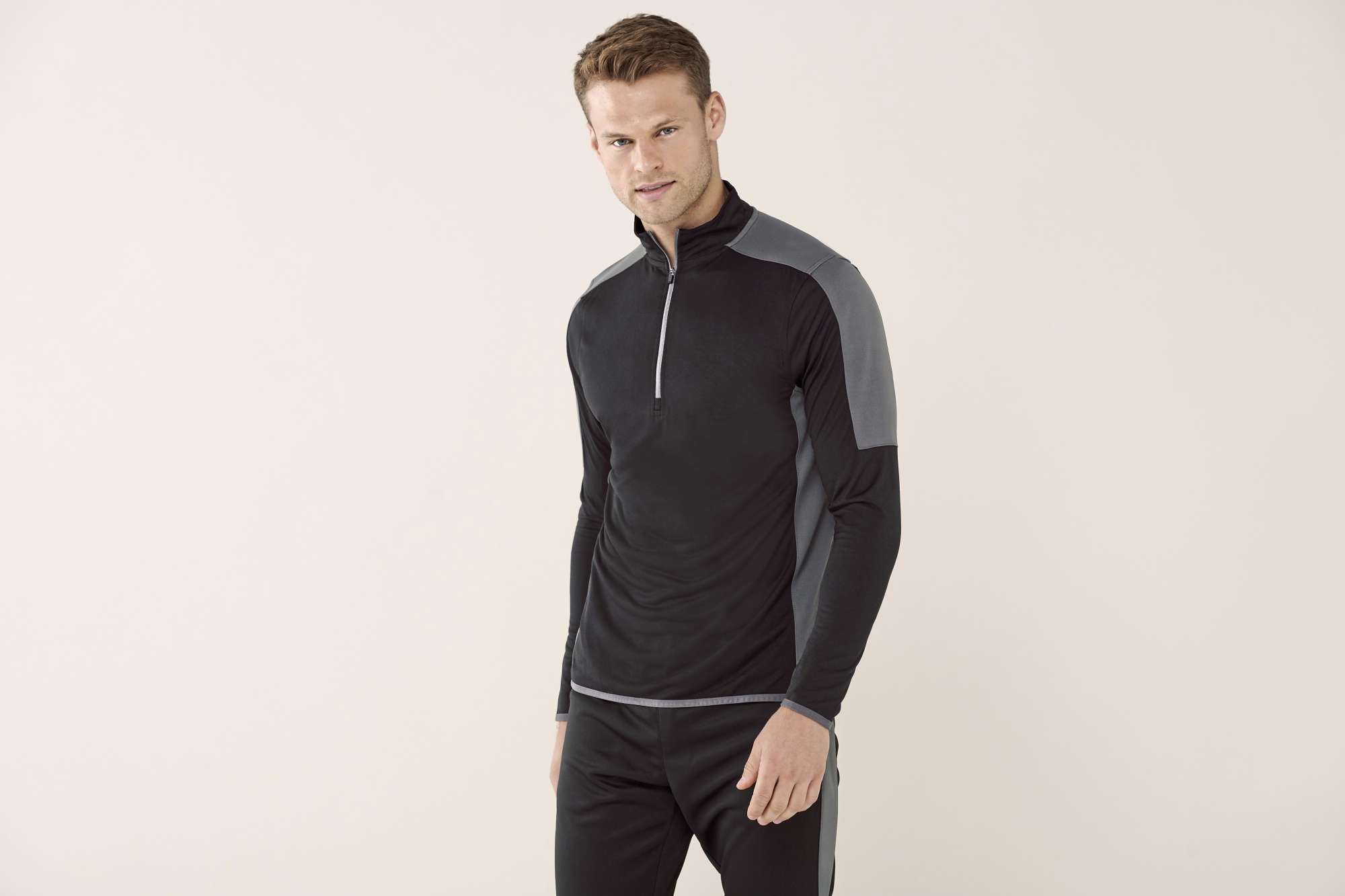 Finden+Hales Sportlicher 1/4 Zip Midlayer mit Kontrast, Black/Red XL, FH571