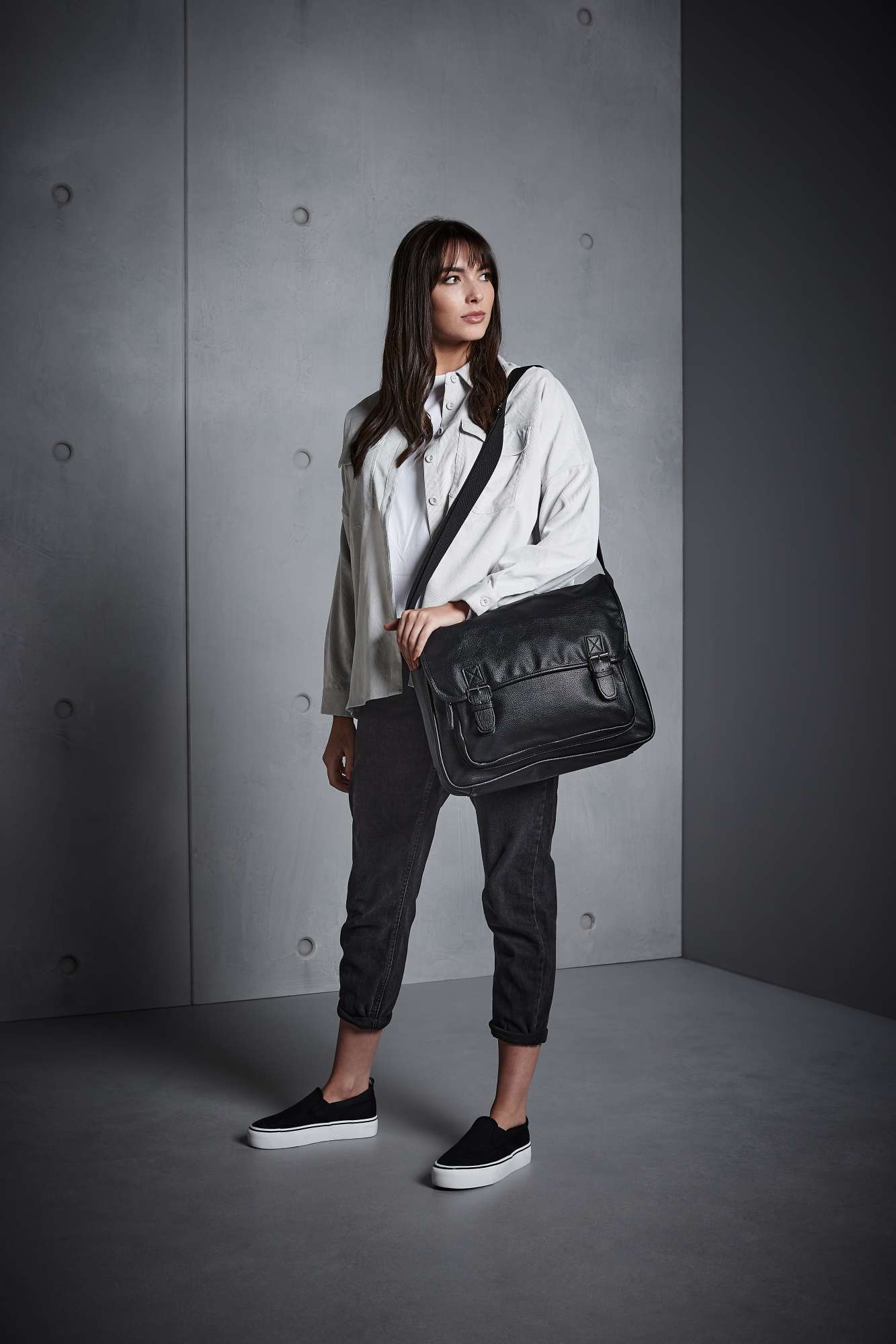 NuHide® Messenger Umhängetasche Schwarz 11L