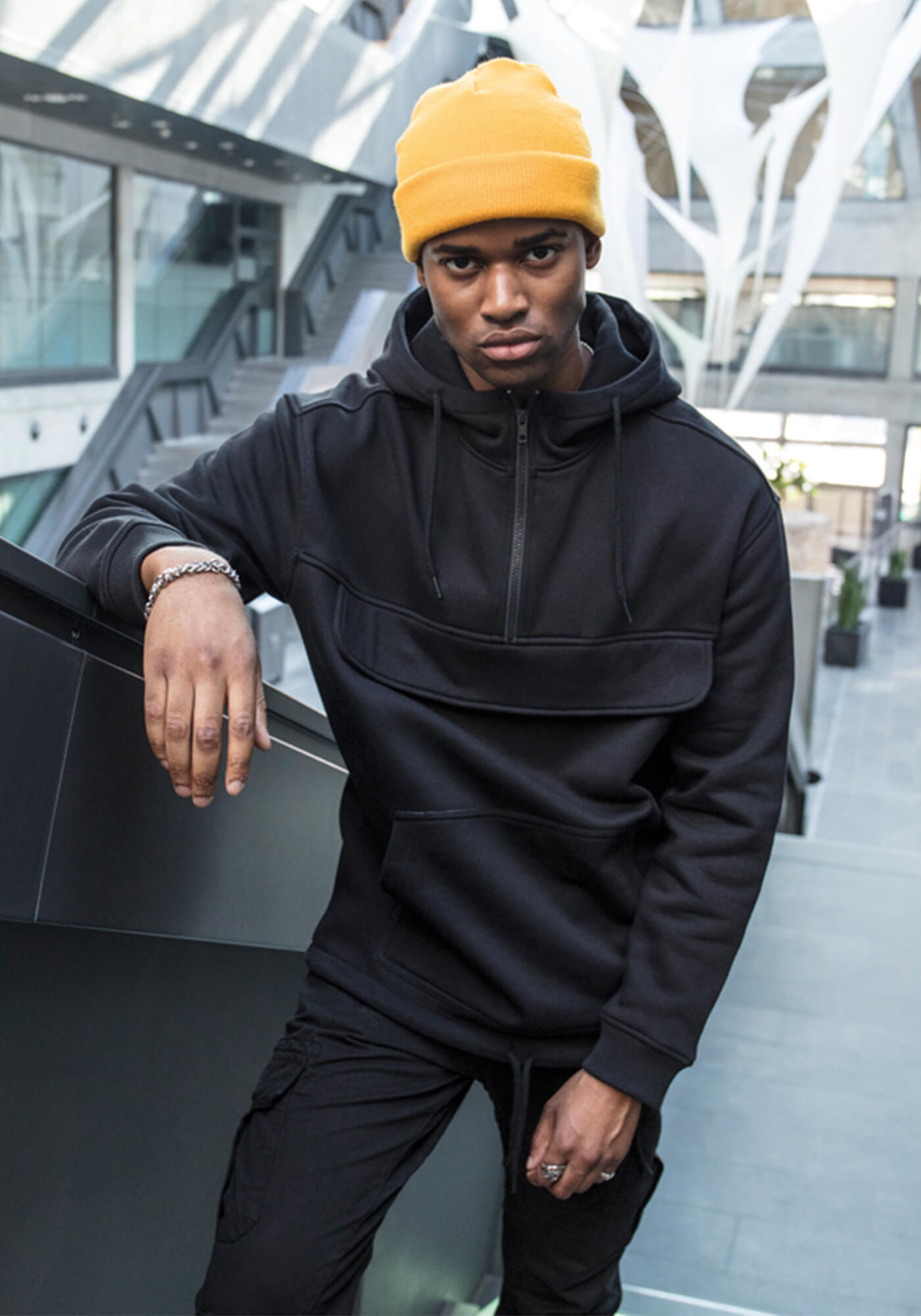 Sweat Pull Over Hoody mit Brusttasche