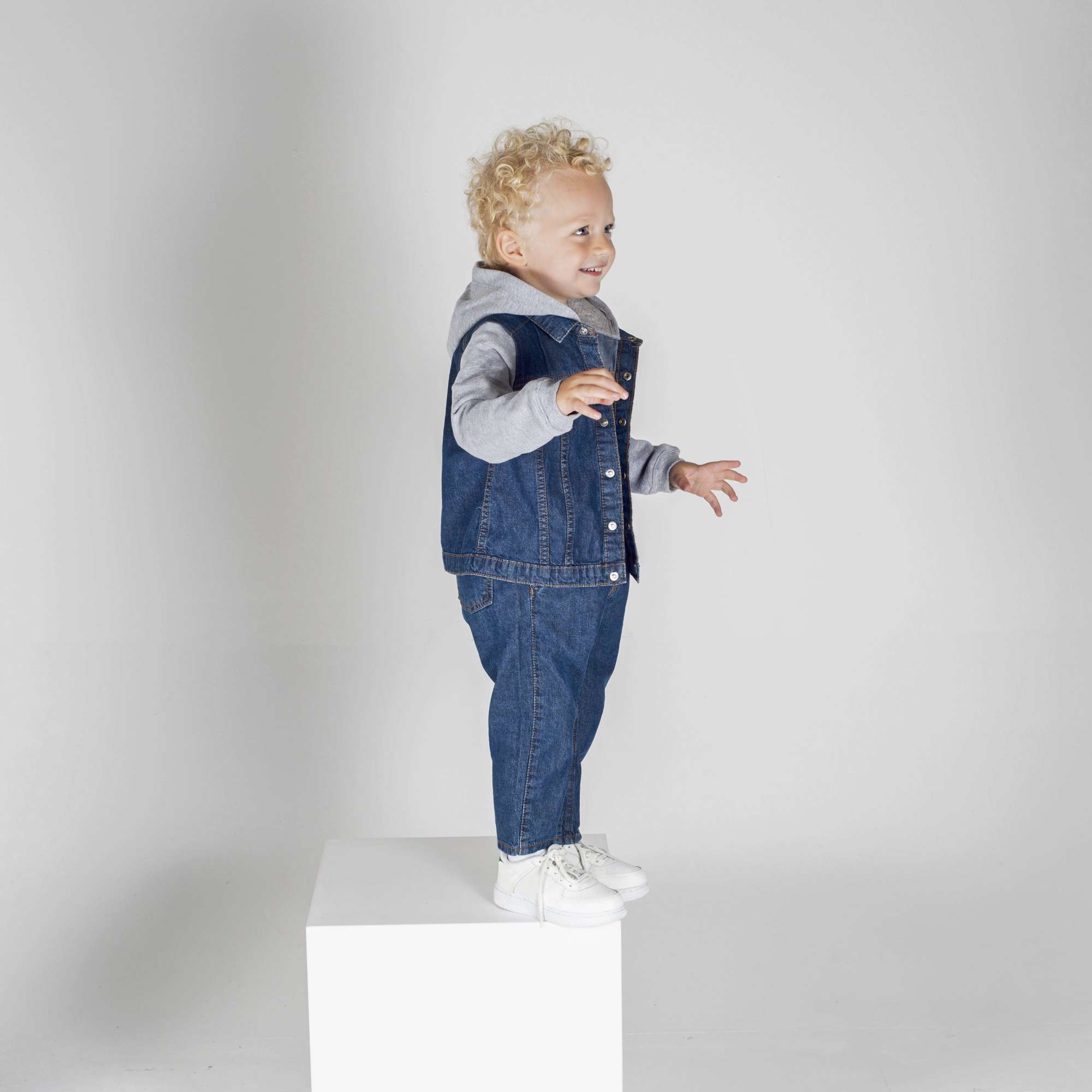 Larkwood Denimjacke mit Fleece-Kapuze und Ärmeln, Blue Denim 6/12 Monate, LW750