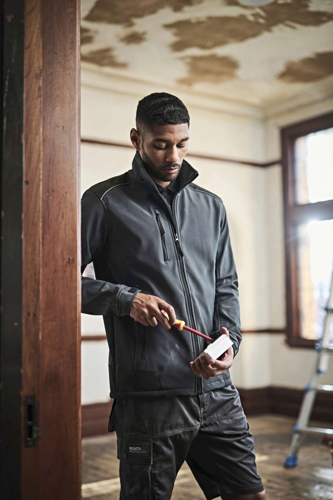 Strapazierfähige Softshell Arbeitsjacke mit Futter