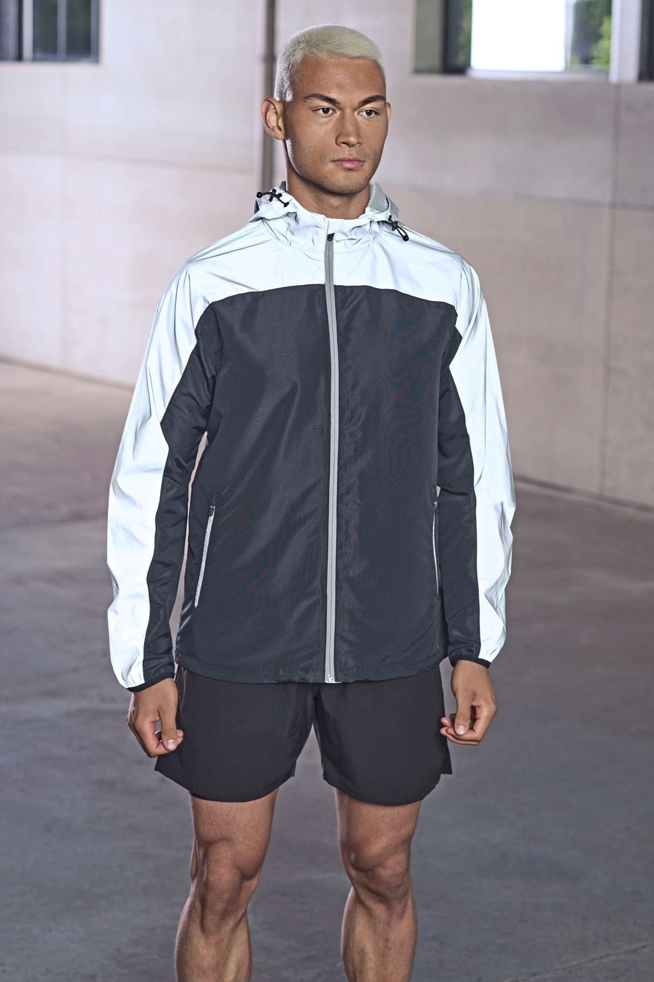 Tombo Reflektierende Sportjacke mit Kapuze, Black/Reflective XL, TL560