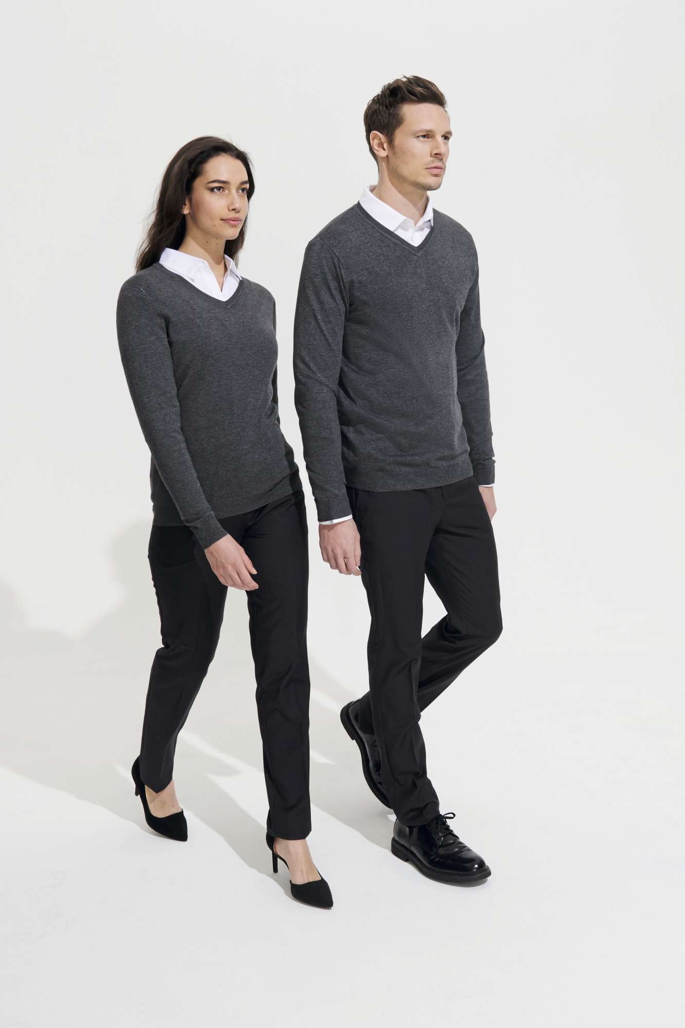 V-Ausschnitt Slim-Fit Pullover Herren