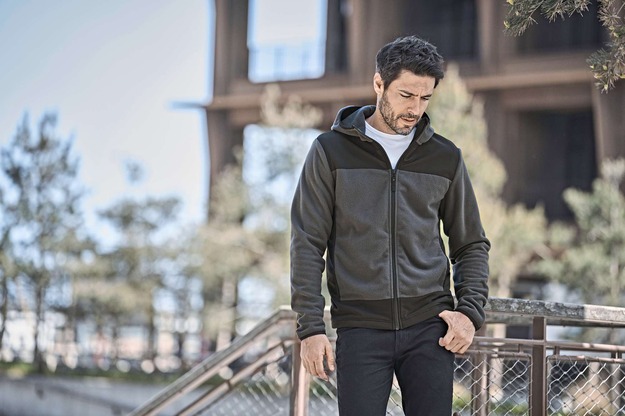 Mountain Fleecejacke mit Kapuze und Taschen