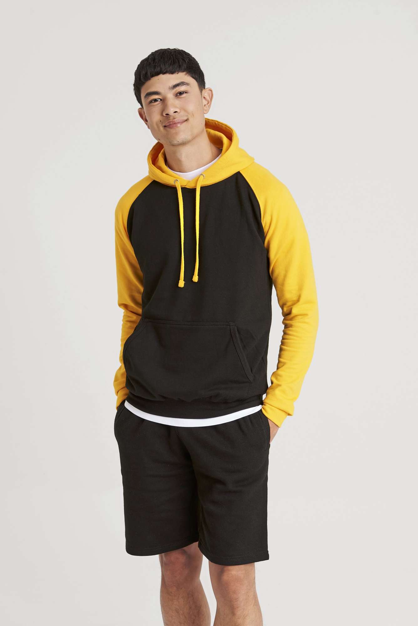 Baseball Hoodie mit Raglan-Ärmeln