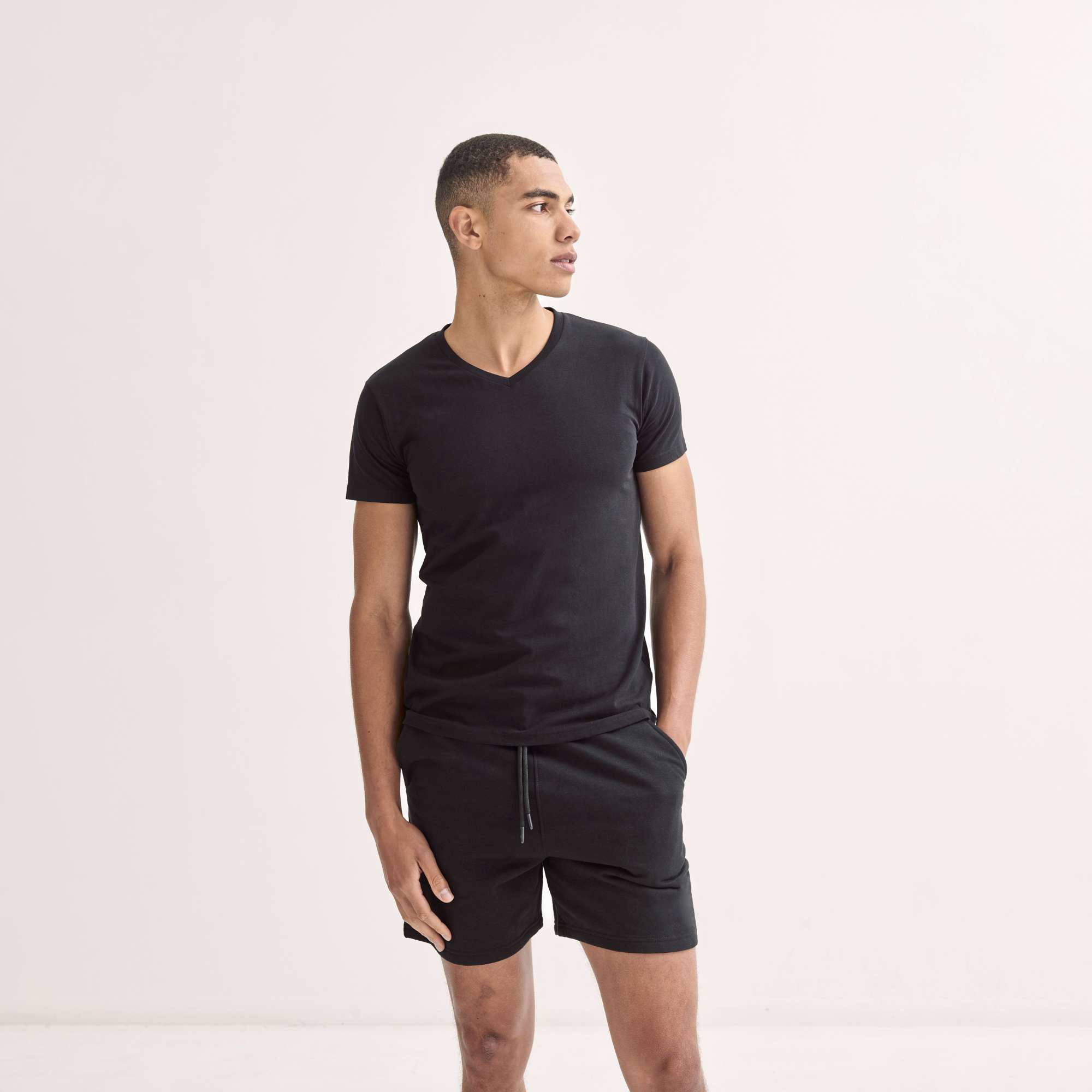 Stretch V-Neck T-Shirt aus Baumwolle