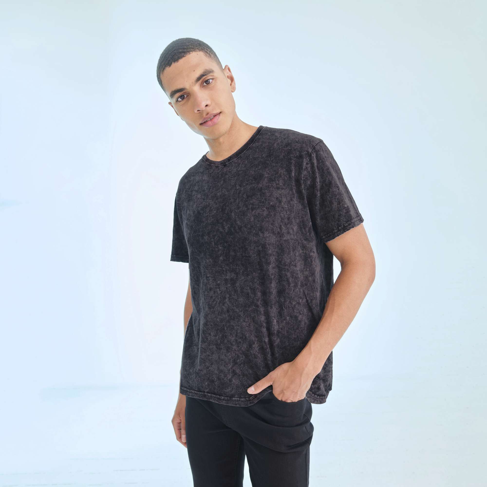 Washed-Look T-Shirt mit Rundhalsausschnitt