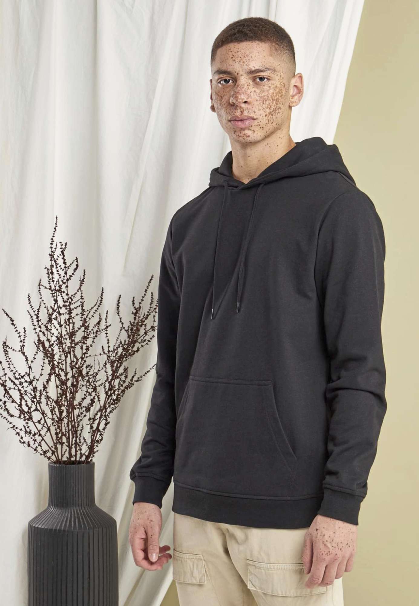 Basic Hoody mit Kängurutasche 270g/m²
