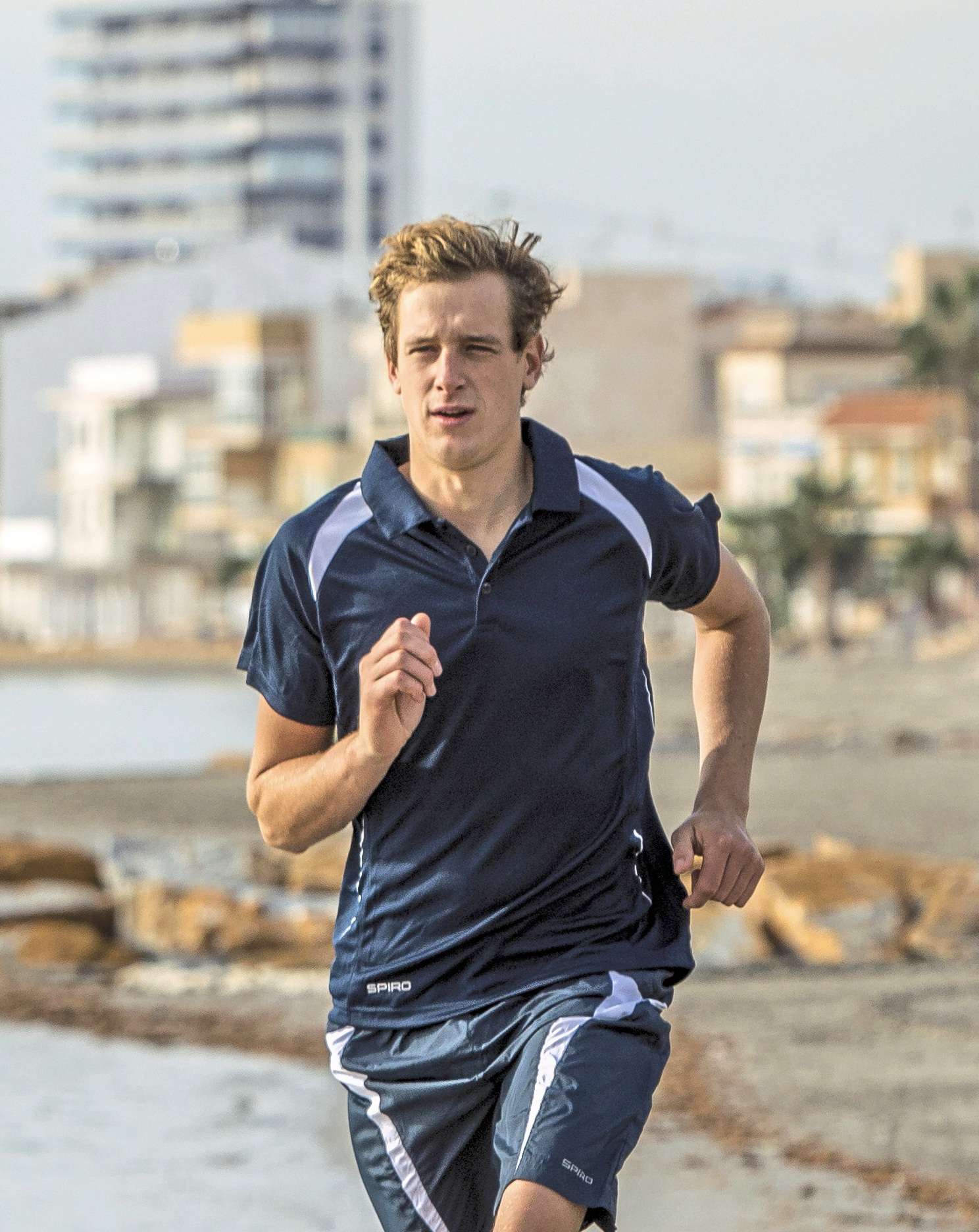 Atmungsaktives Polo mit COOL-DRY® Material