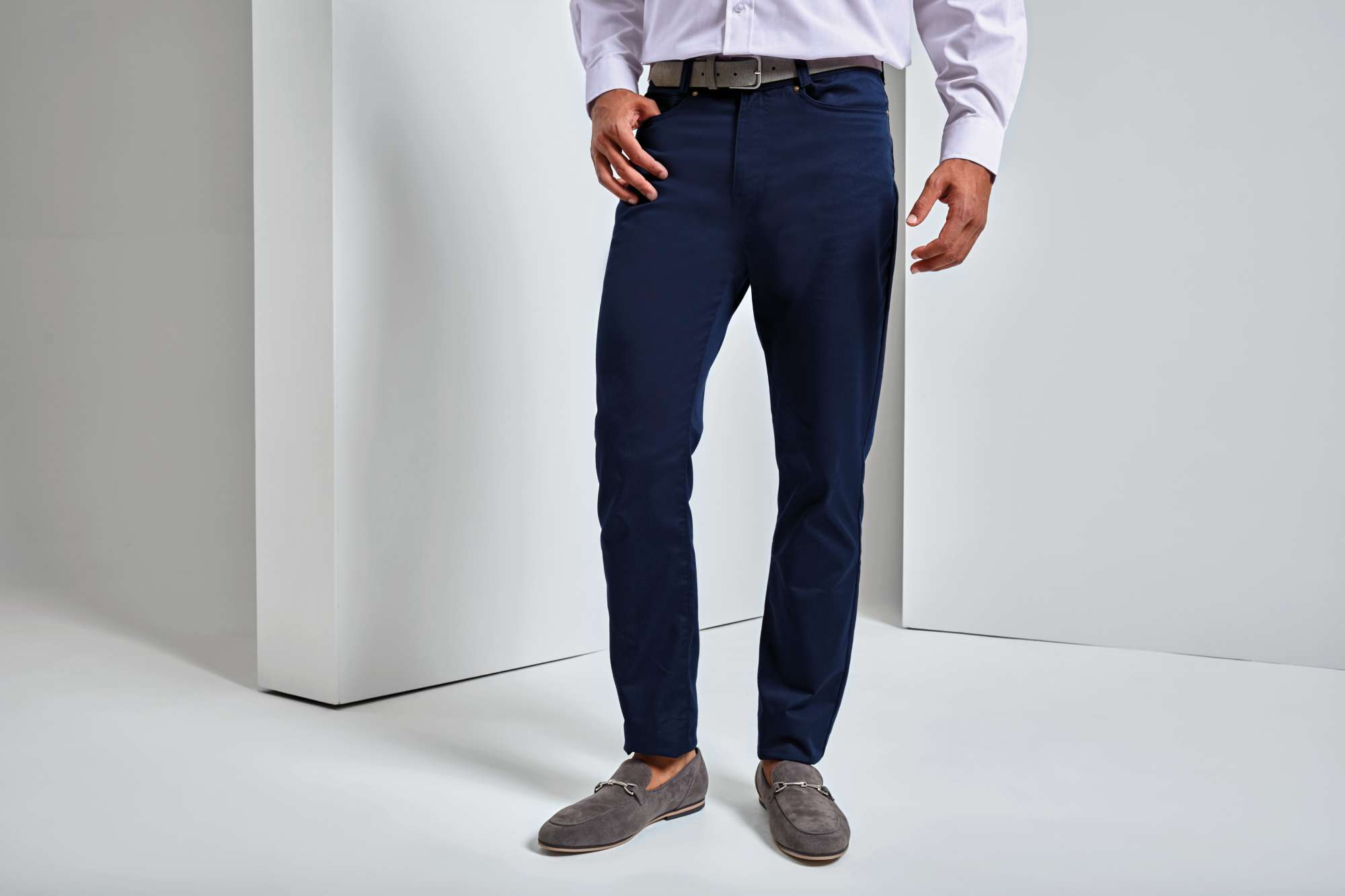 Premier Workwear Performance Chino Jeans mit Nieten für Herren, Black (ca. Pantone Black C) 42/34, PW560
