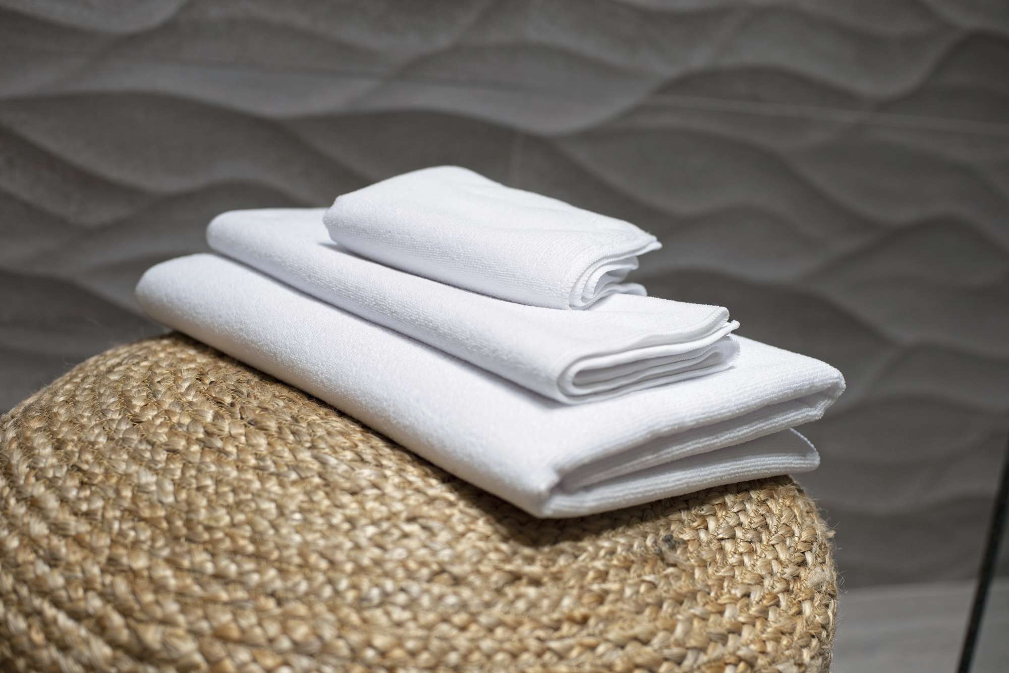 Towel City Mikrofaser-Badehandtuch 70 x 140 cm, White 70 x 140 cm, TC18