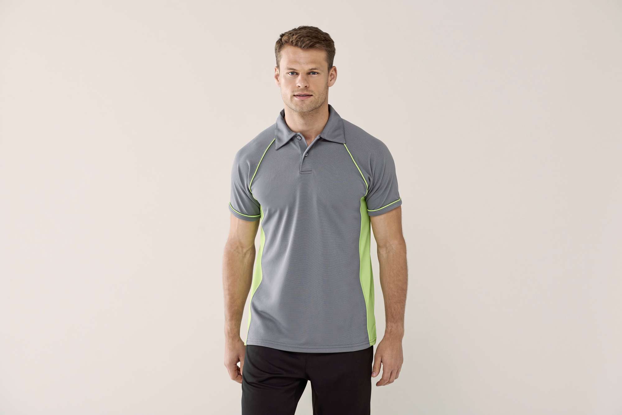 Sportliches Performance Polo mit Paspelierung