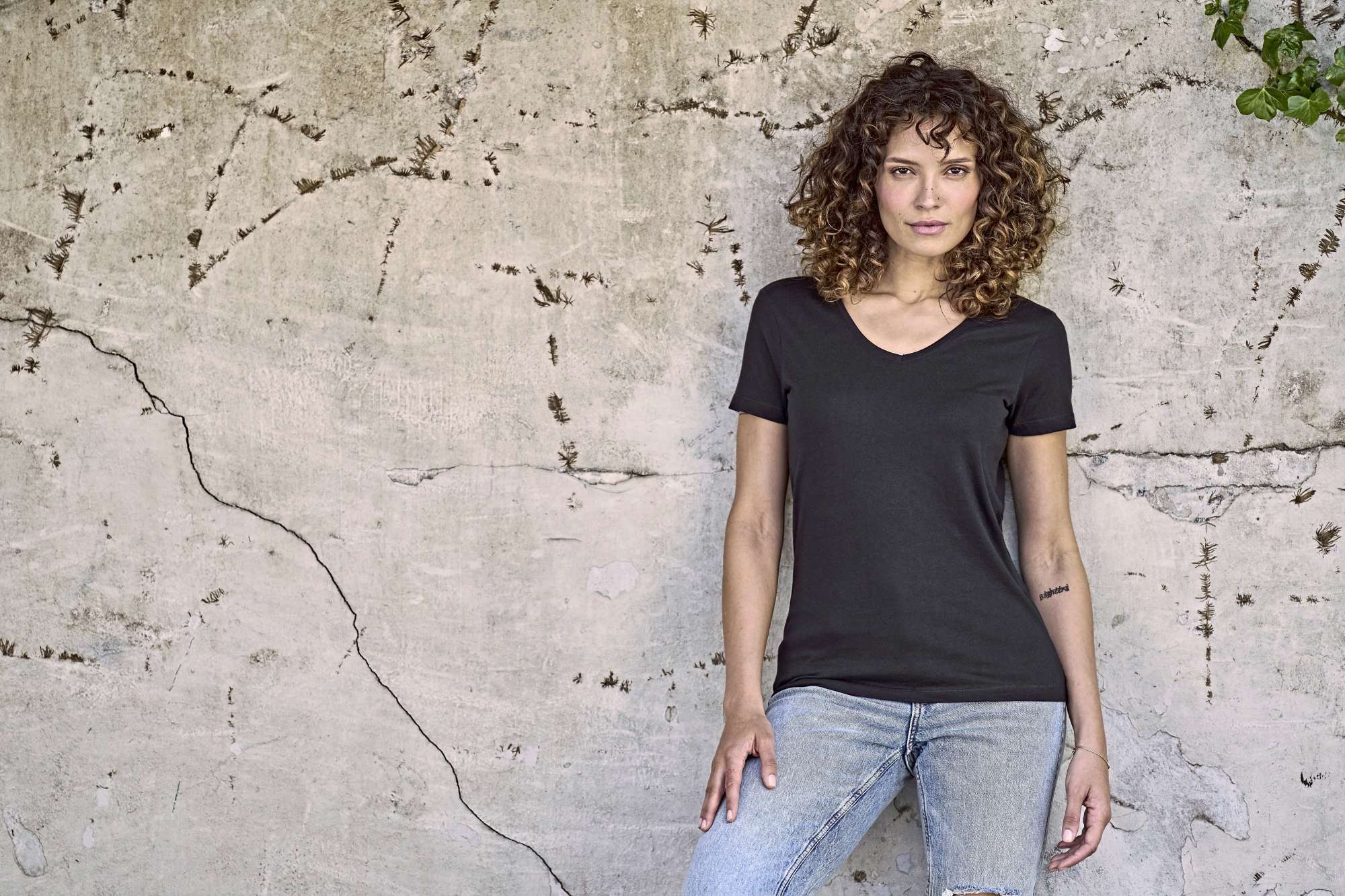 Bio-Baumwolle V-Ausschnitt T-Shirt für Damen