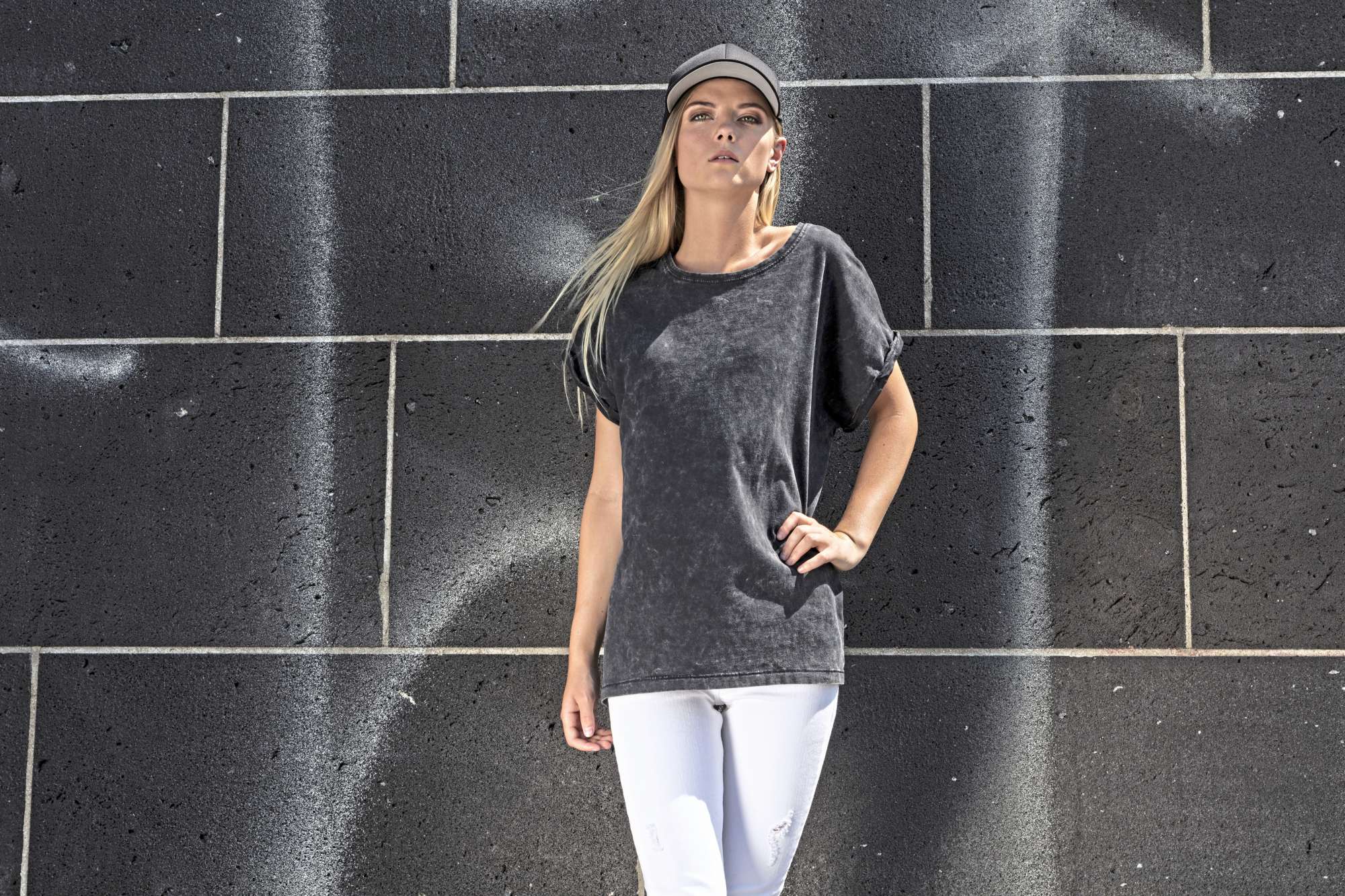 BuildYourBrand Acid Washed T-Shirt mit Schulterdetails für Damen, Black XXL, BY053