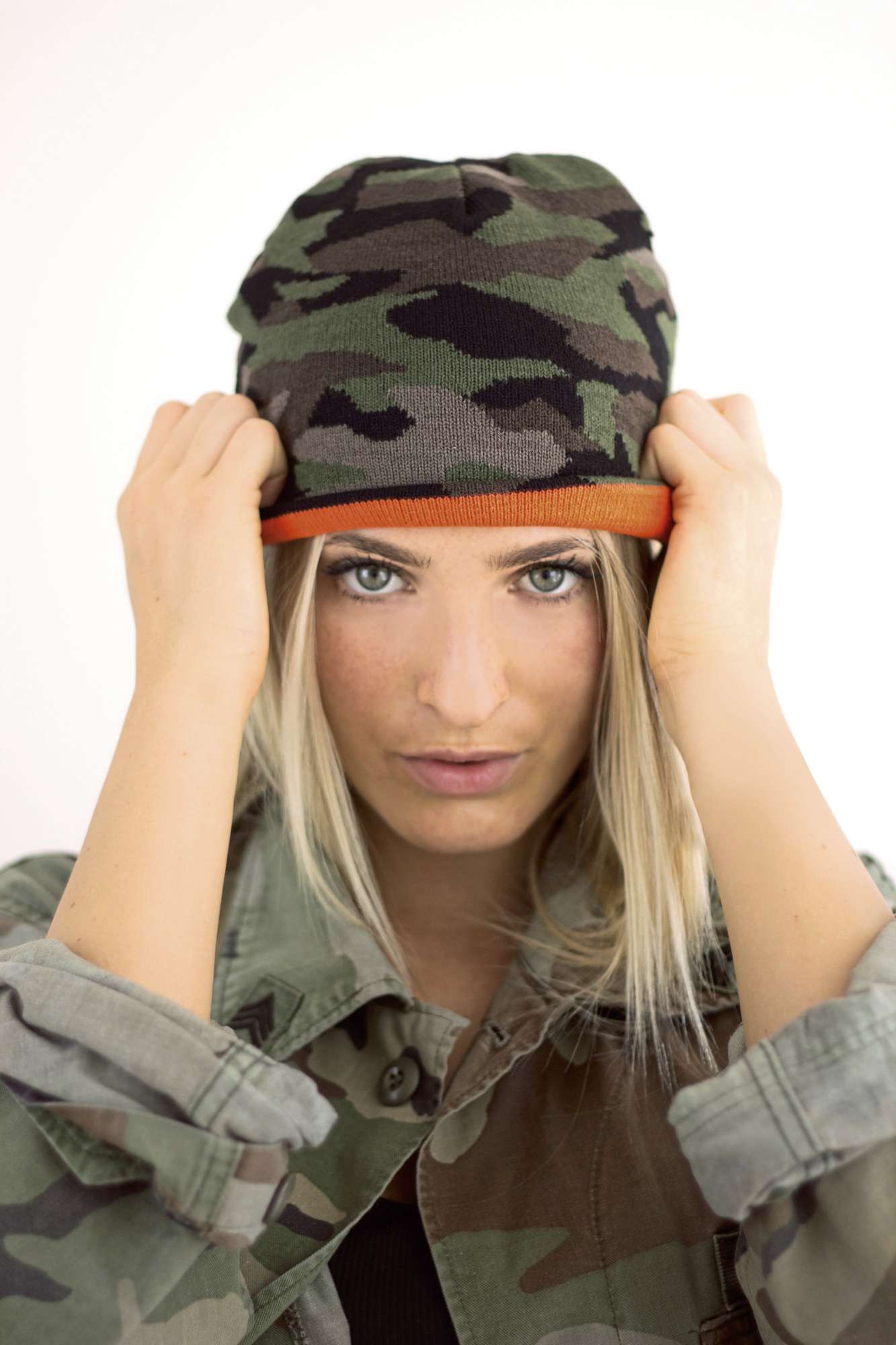 Wendbarer Camouflage Beanie in Orange