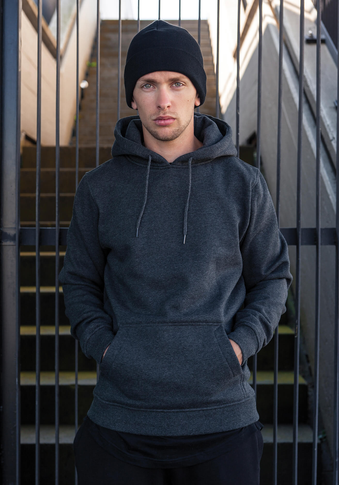 BuildYourBrand Heavy Hoodie mit Kängurutasche und Kapuze, Light Navy XL, BY011