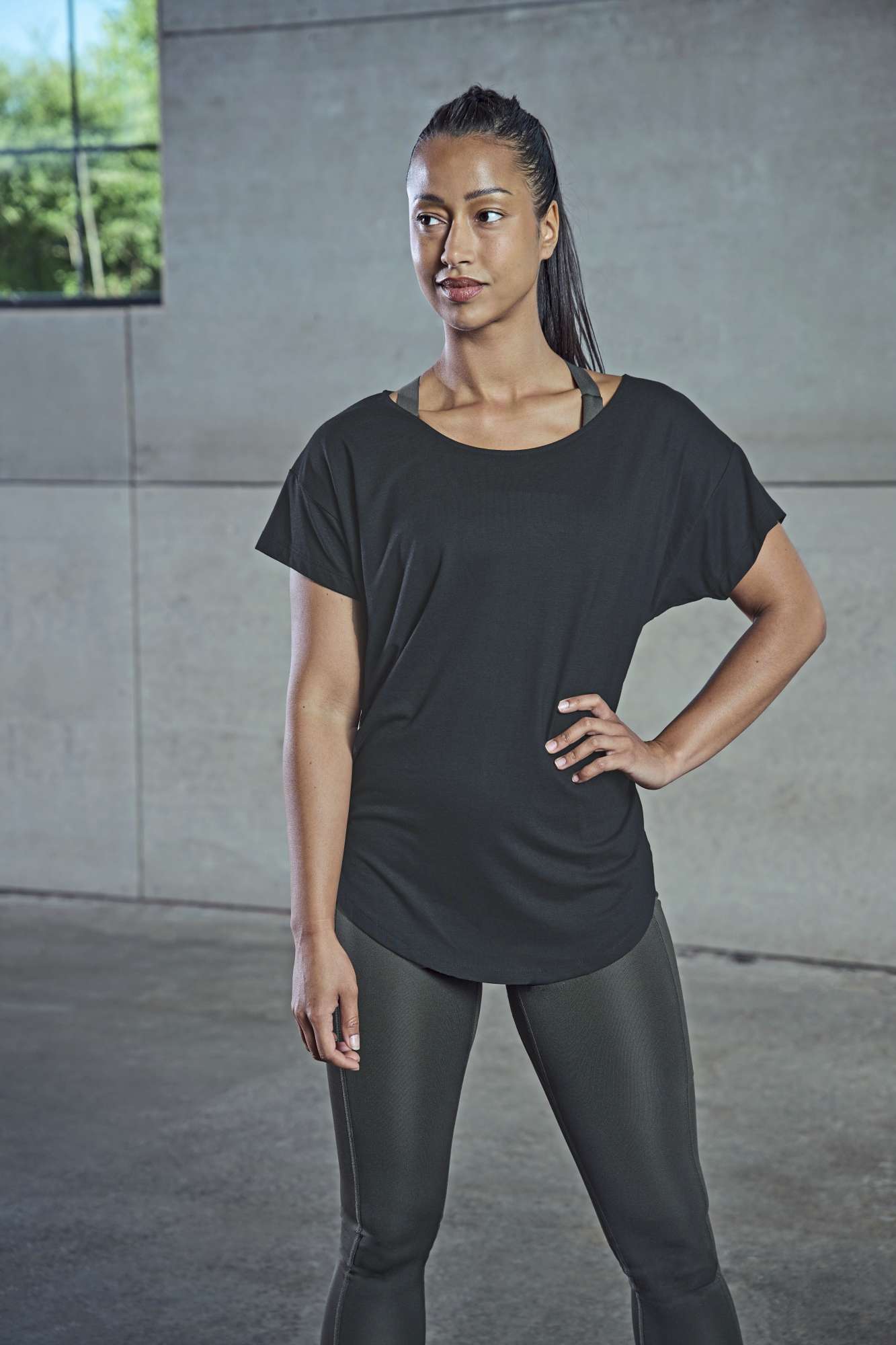 Tombo Oversize T-Shirt mit U-Ausschnitt, Black XL, TL527