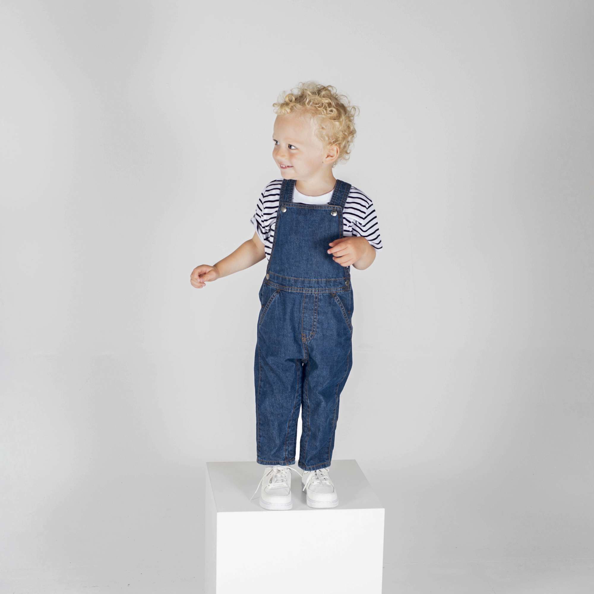 Denim Latzhose mit verstellbaren Riemen