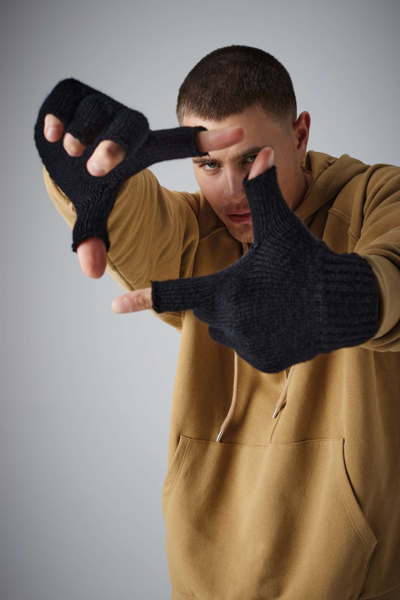 Beechfield Fingerlose Handschuhe aus Soft-Touch-Material, Charcoal L/XL, CB491