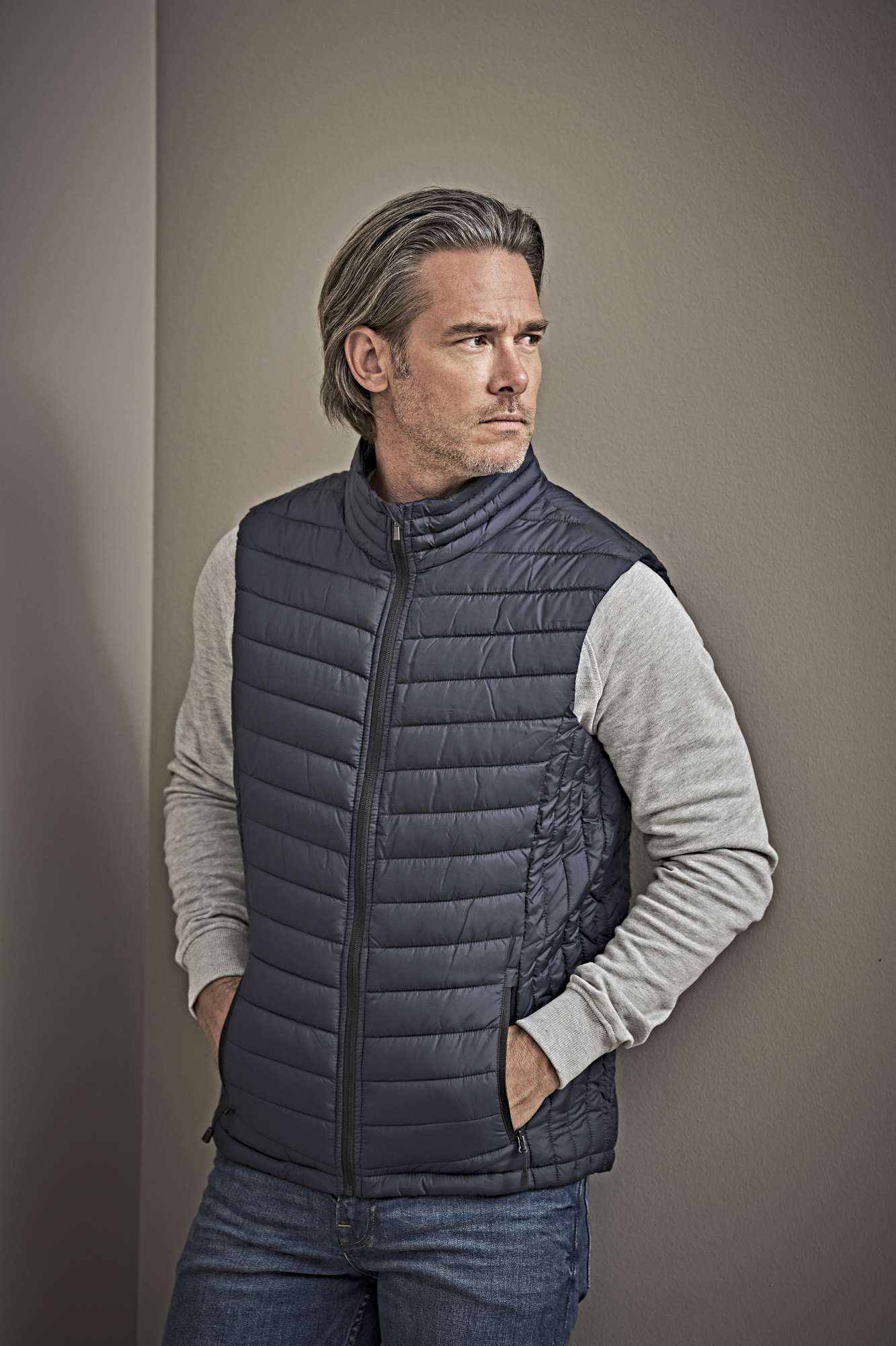 Moderne Bodywarmer Weste mit Innentasche