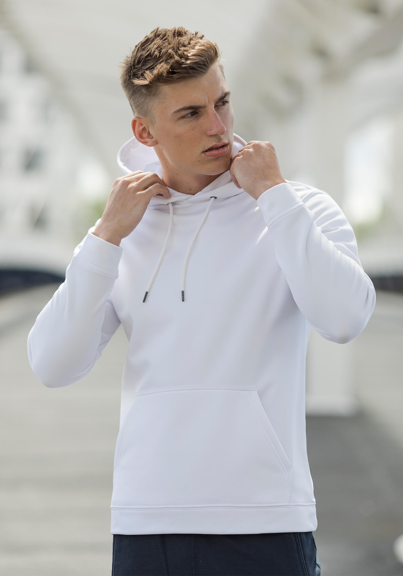 Sport Hoodie mit doppellagiger Kapuze