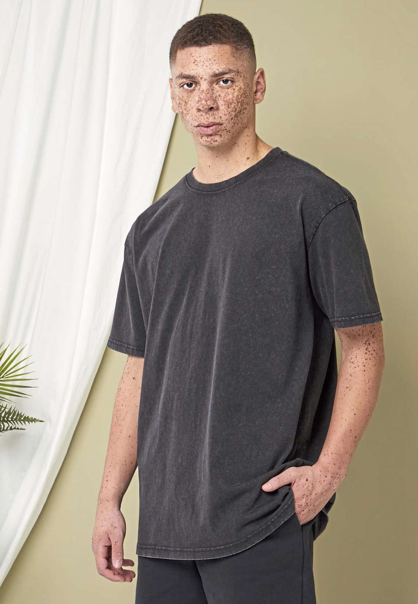 Acid Washed Oversize T-Shirt 240 g/m²
