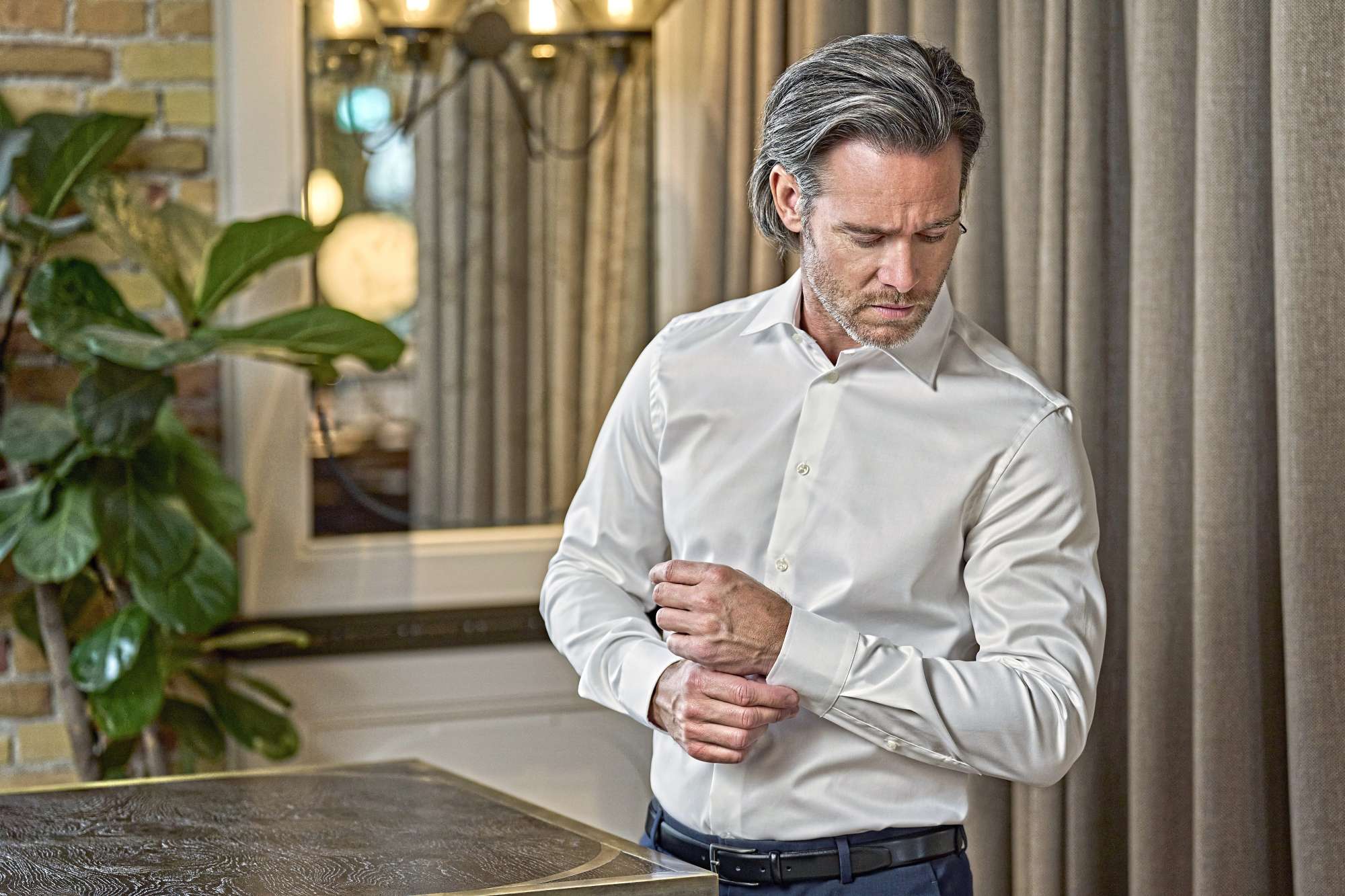 Langarmhemd Slim Fit mit Haifischkragen