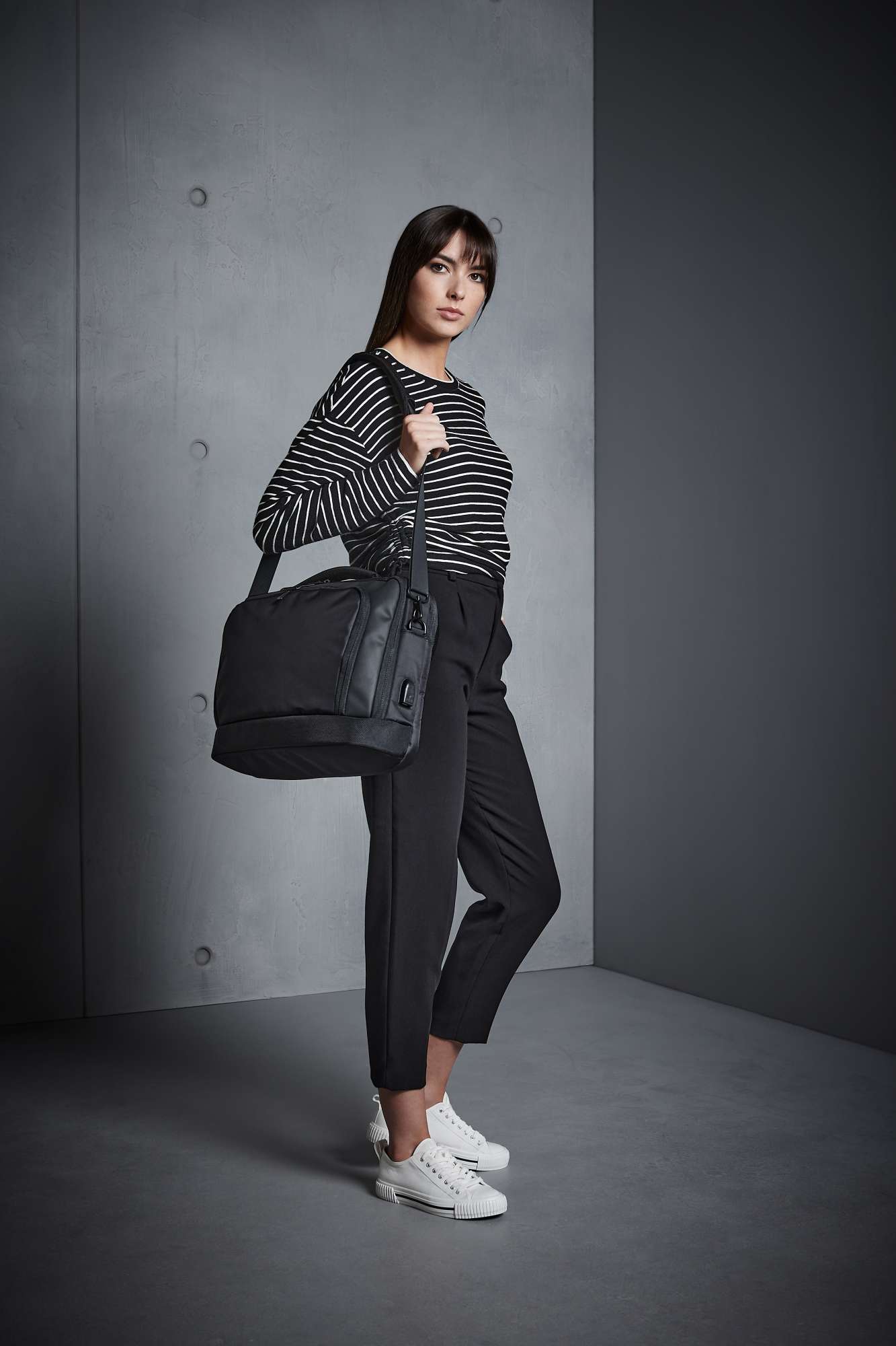Pro-Tech Charge Messenger Tasche Schwarz