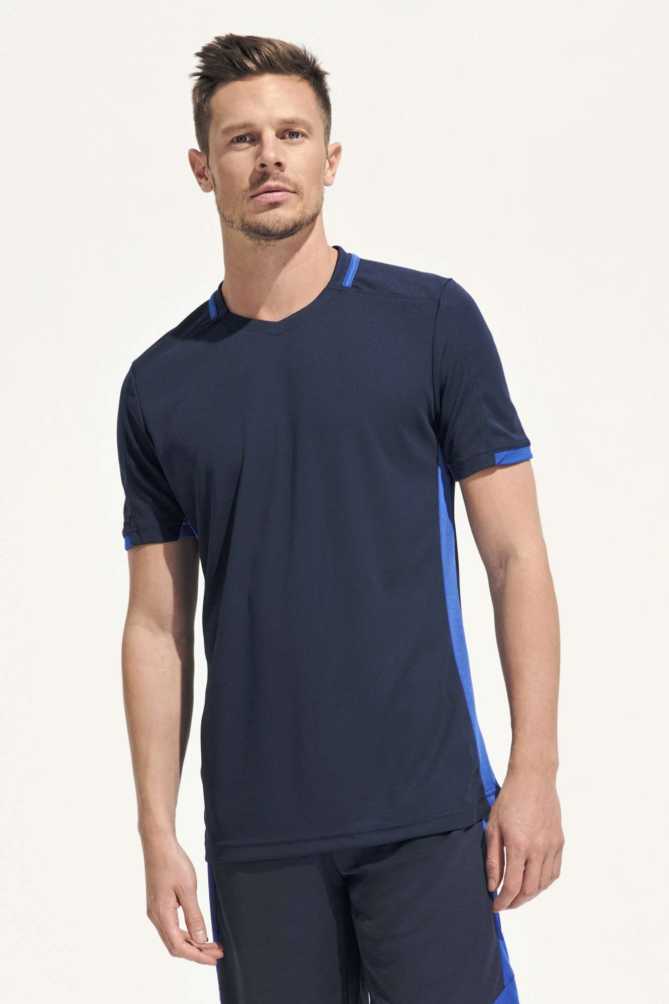 Kurzarm V-Neck T-Shirt mit Kontrast-Kragen