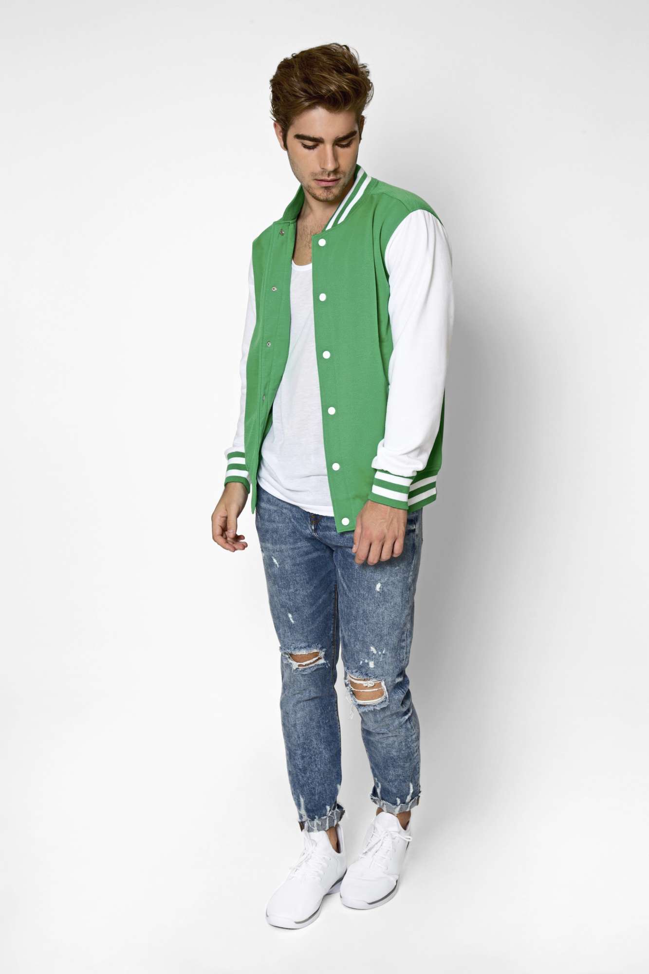 Campus Jacke mit kontrastfarbenen Ärmeln