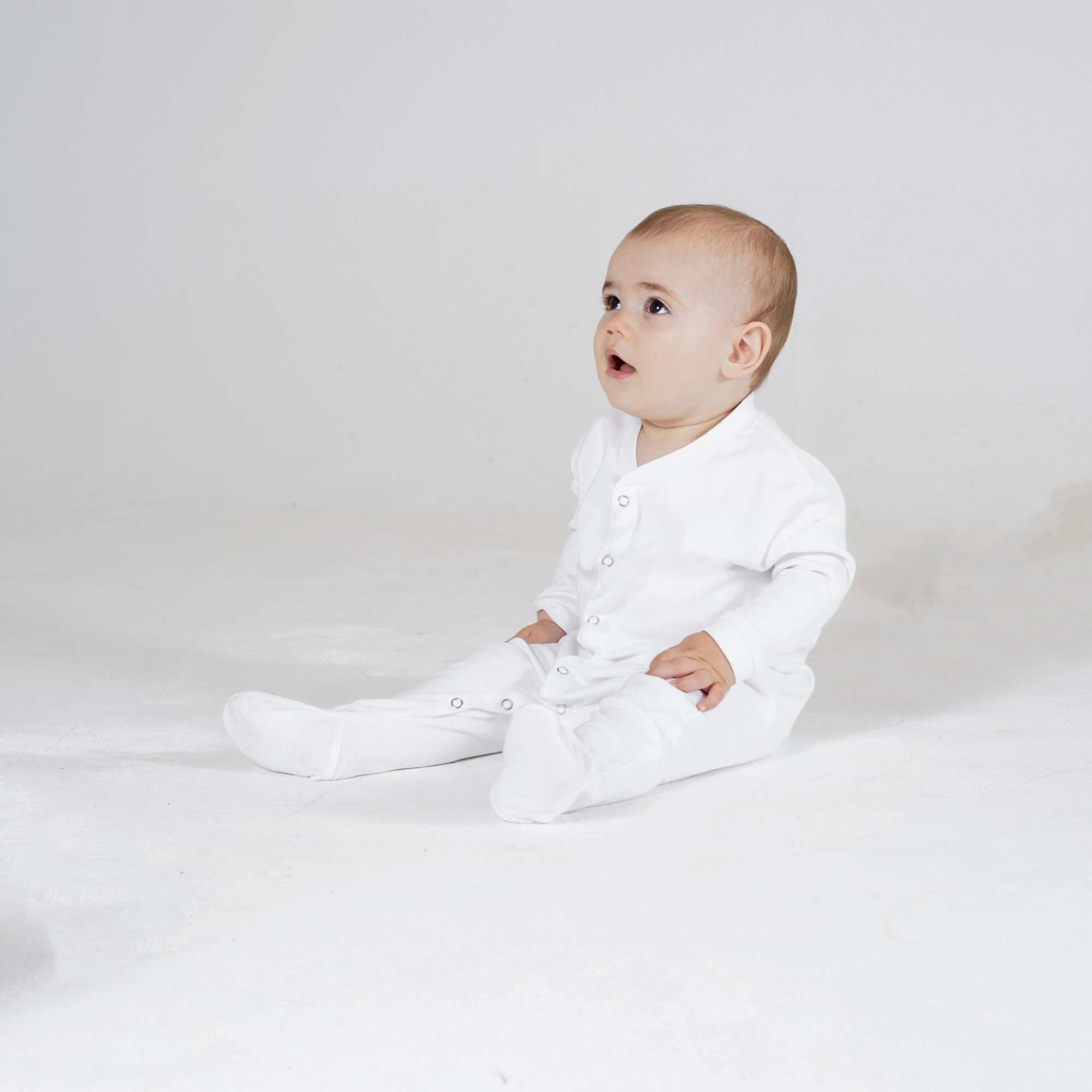 Larkwood Langarm-Schlafanzug aus 100% Baumwolle, White 12/18 Monate, LW050