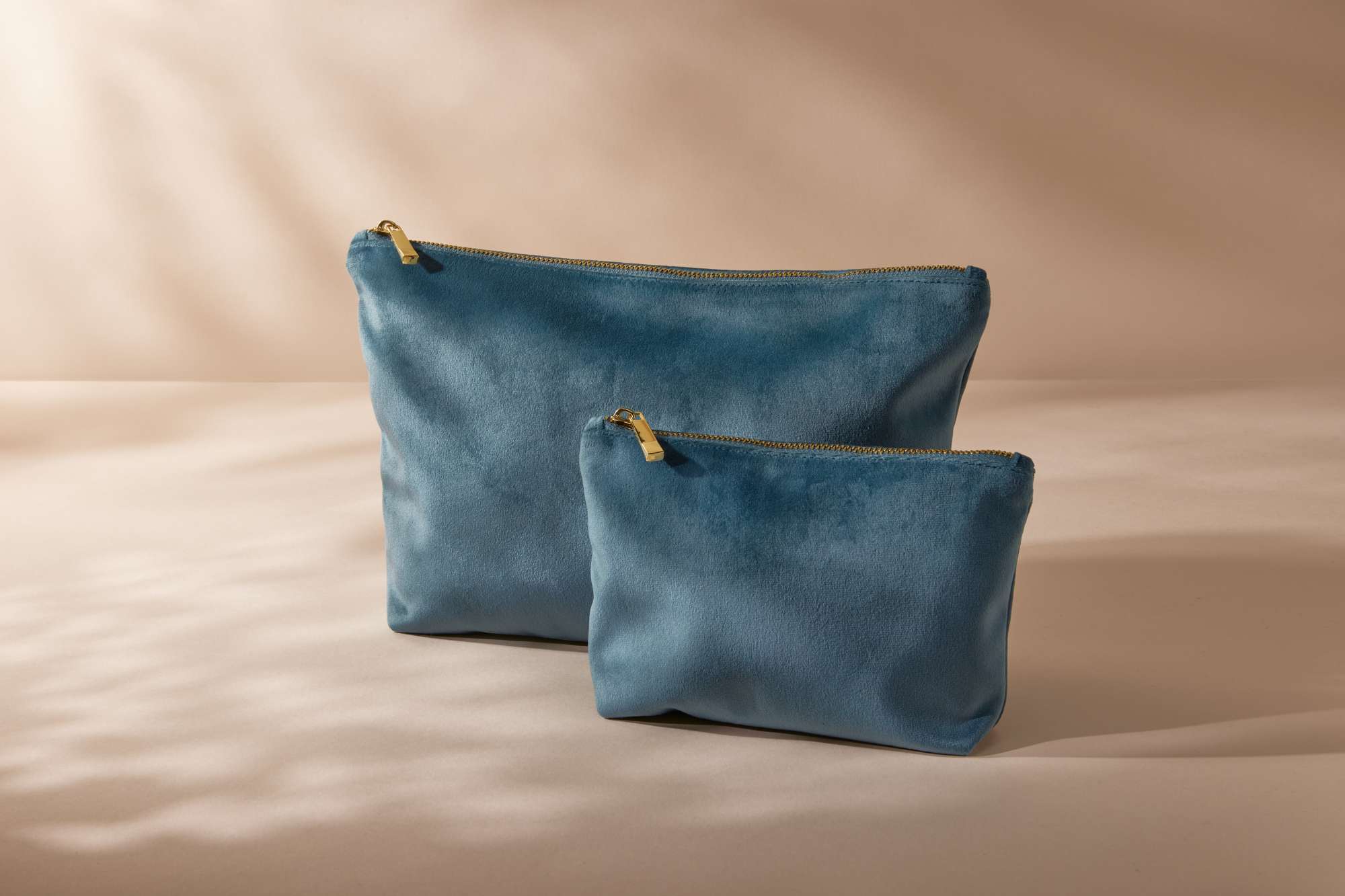 BagBase Velvet Accessory Bag aus recyceltem Polyester, Blue Topaz L (33 x 24 cm), BG714