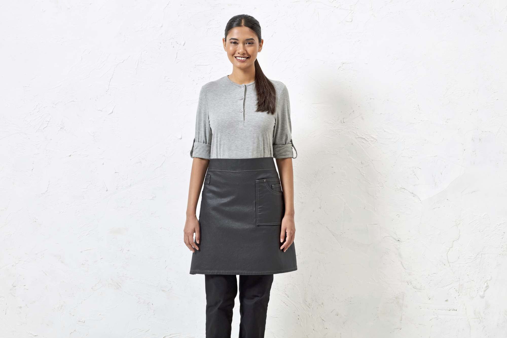 Denim Schürze im Waxed-Look mit Tasche