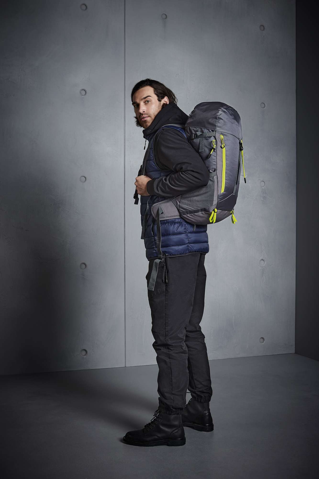 Ultraleichter 35L Rucksack mit Regenschutz