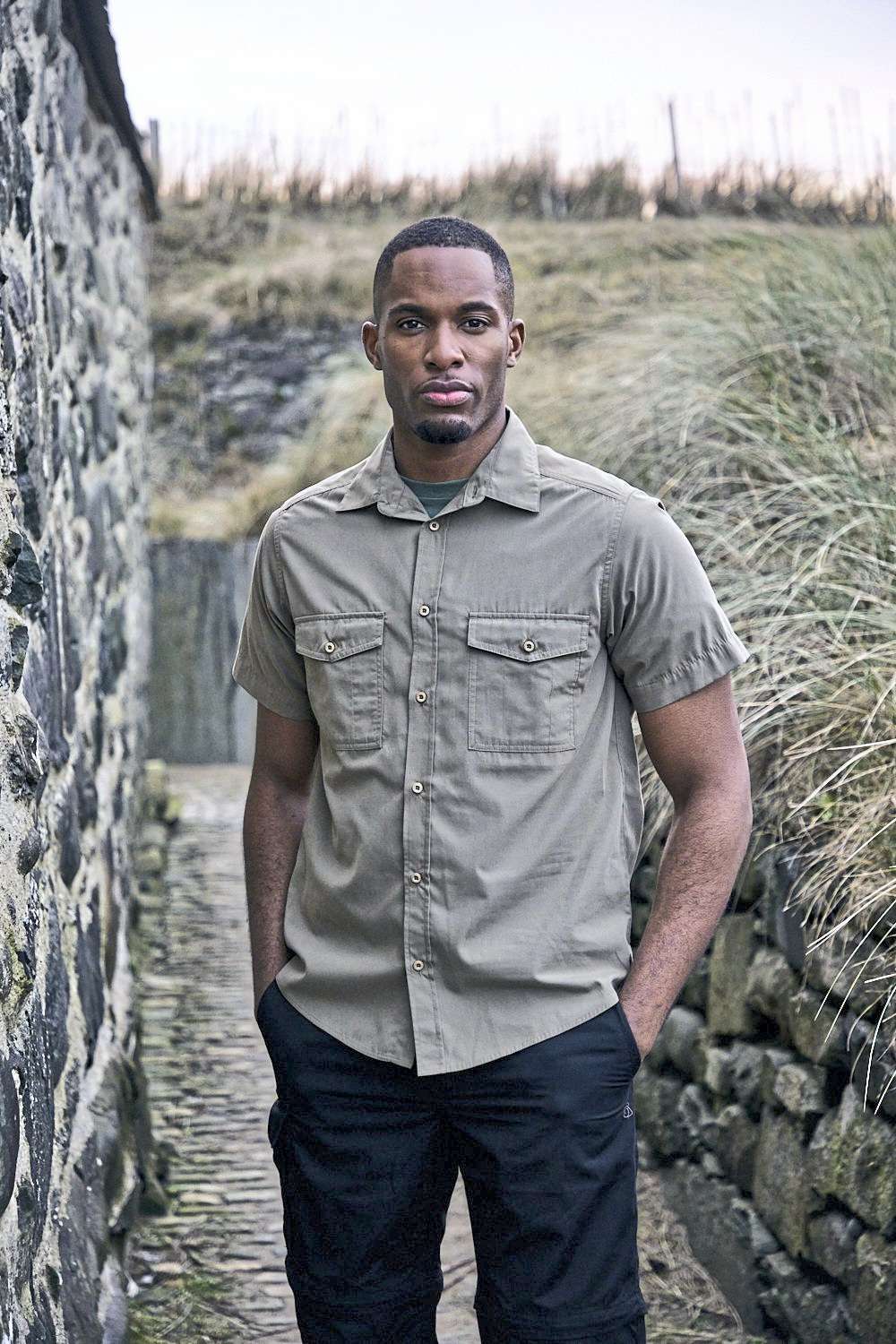 Craghoppers Expert Expert Kiwi Kurzarmhemd mit Sonnenschutz, Black L, CES003