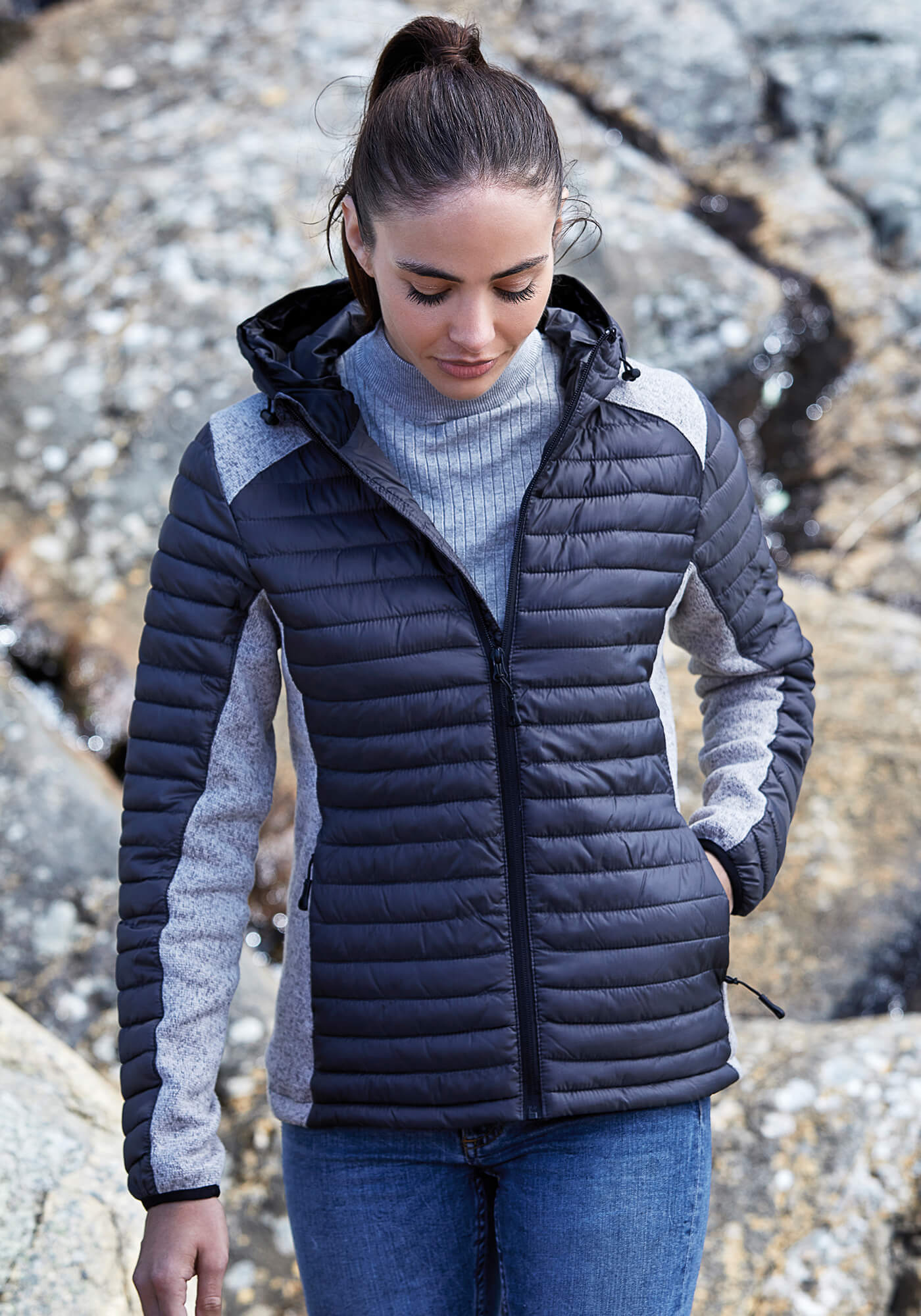 Crossover-Jacke mit Kapuze und Wattierung