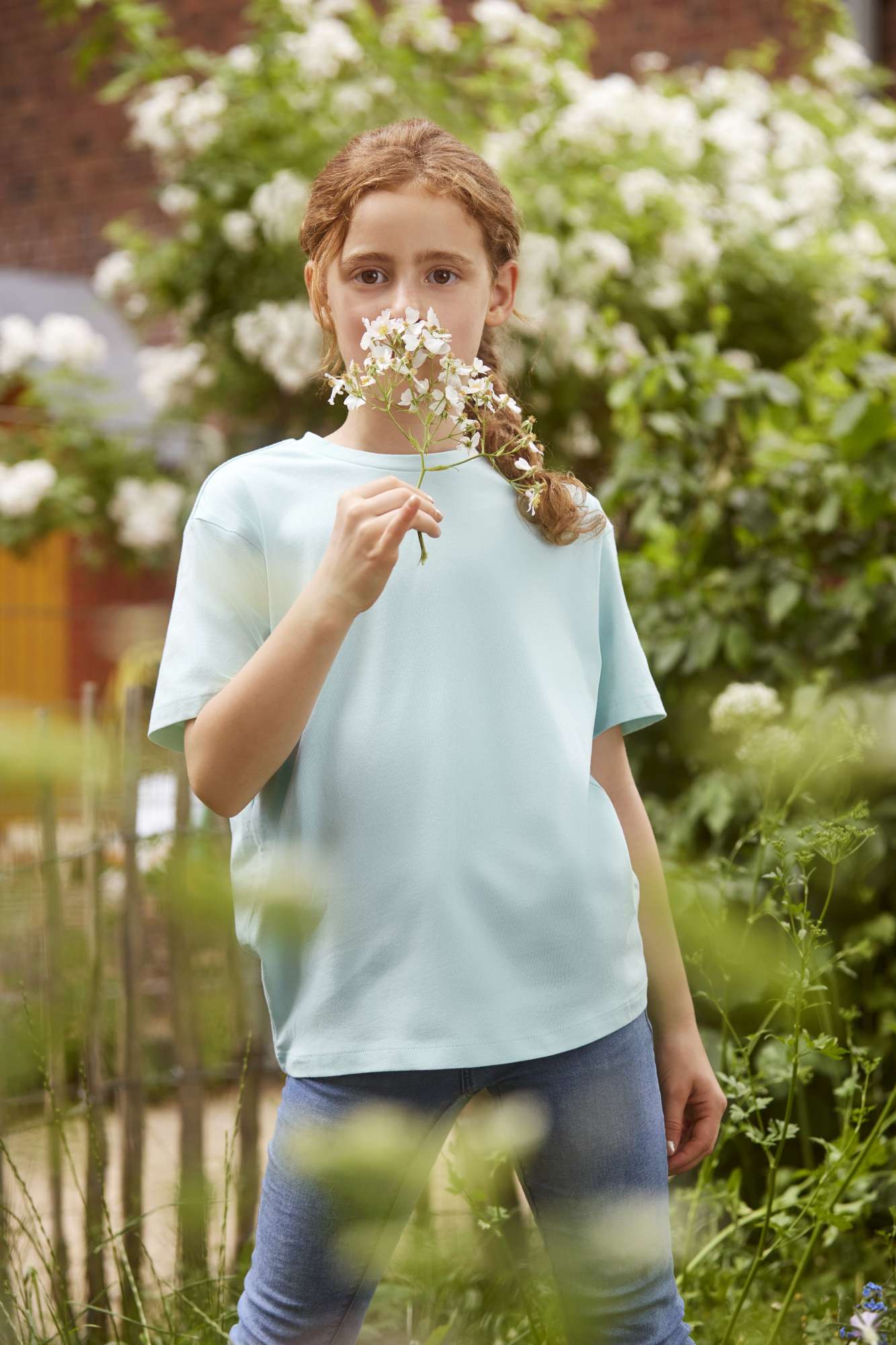 Bio-Baumwolle T-Shirt mit schmalem Kragen