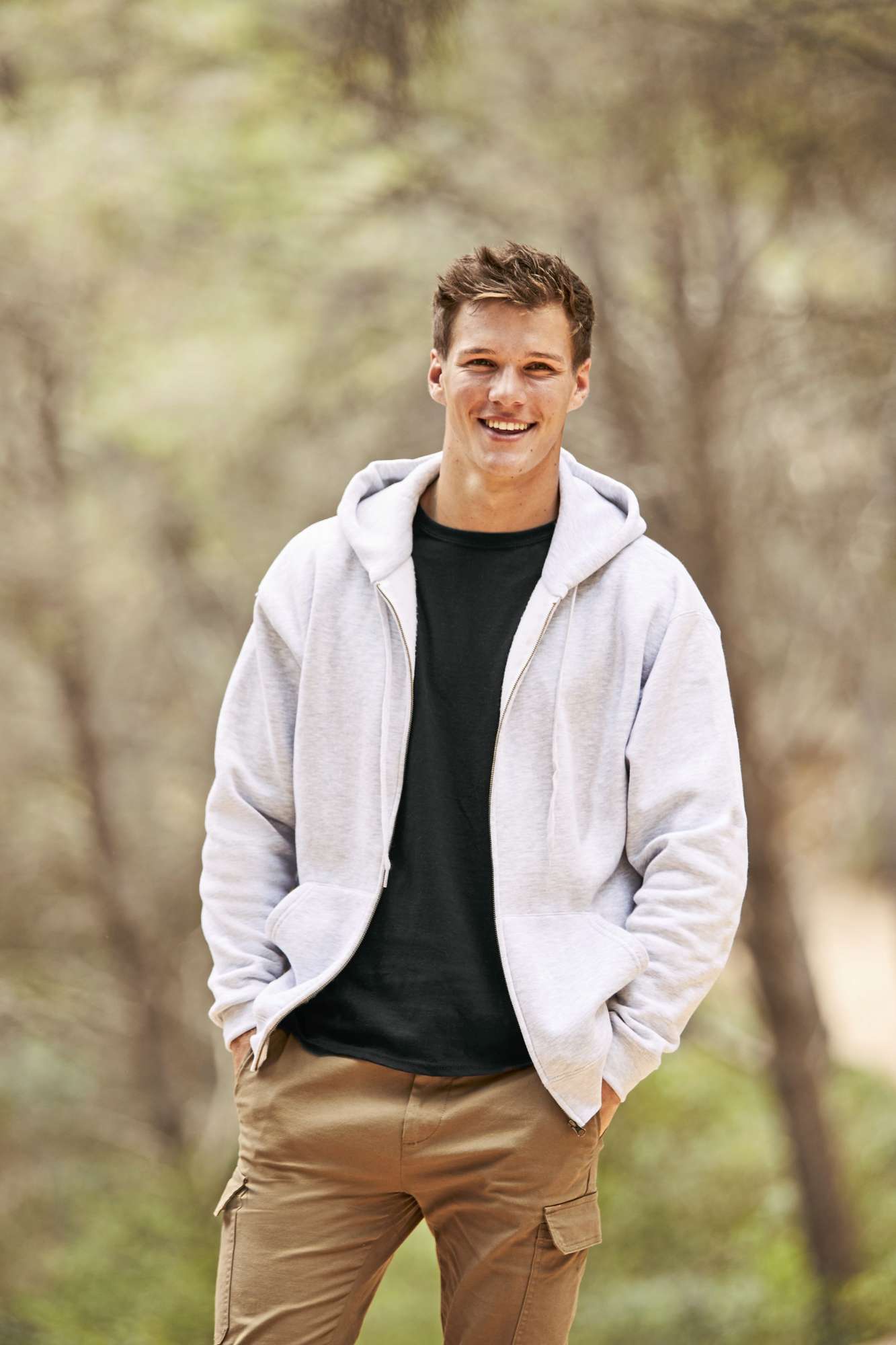 Premium Kapuzen Sweatjacke mit Taschen